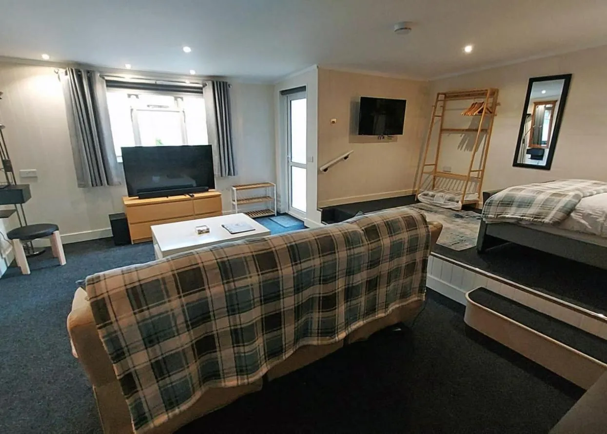 Living room, Bed in The Glenerne