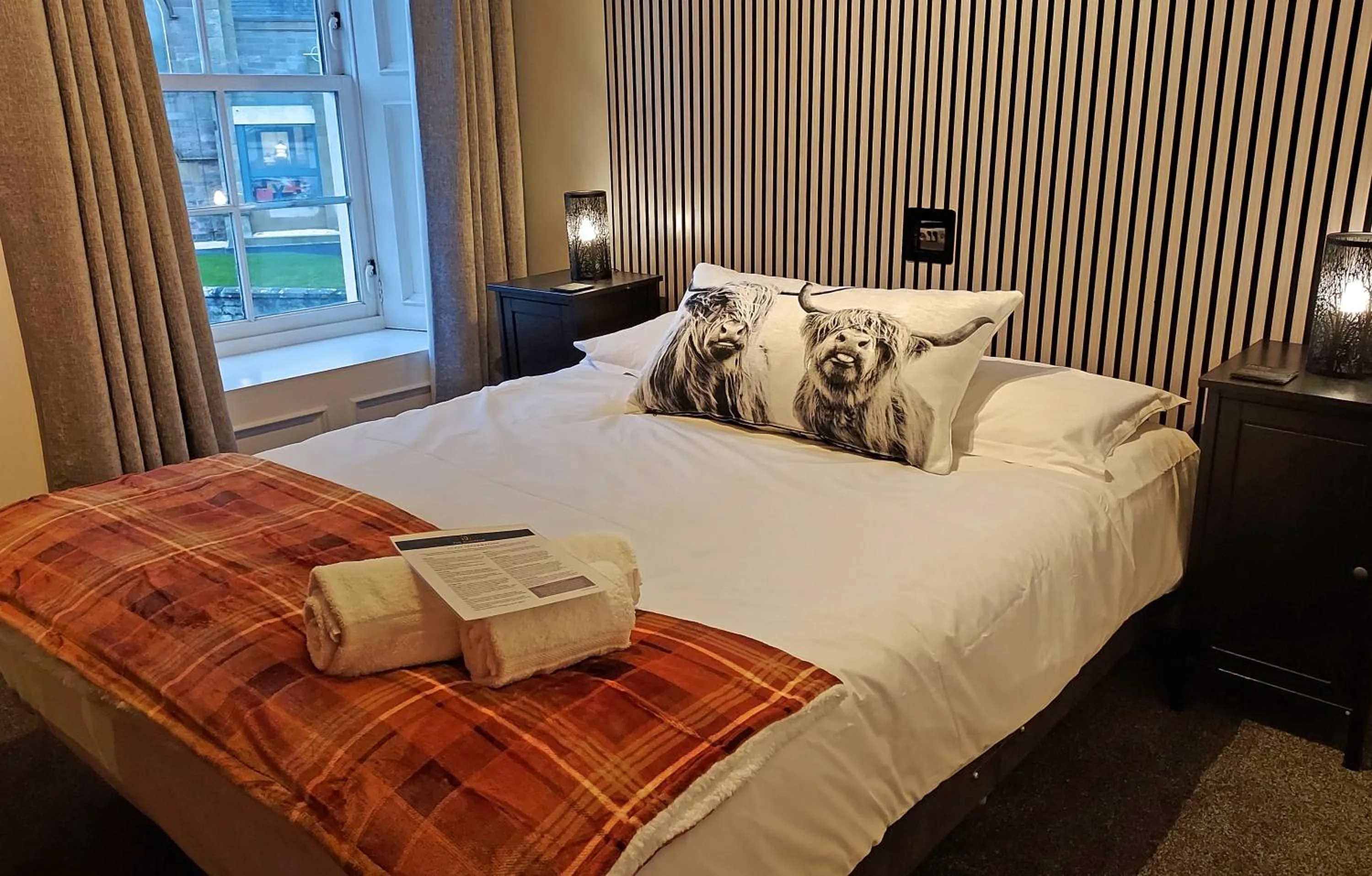 Bedroom, Bed in The Glenerne