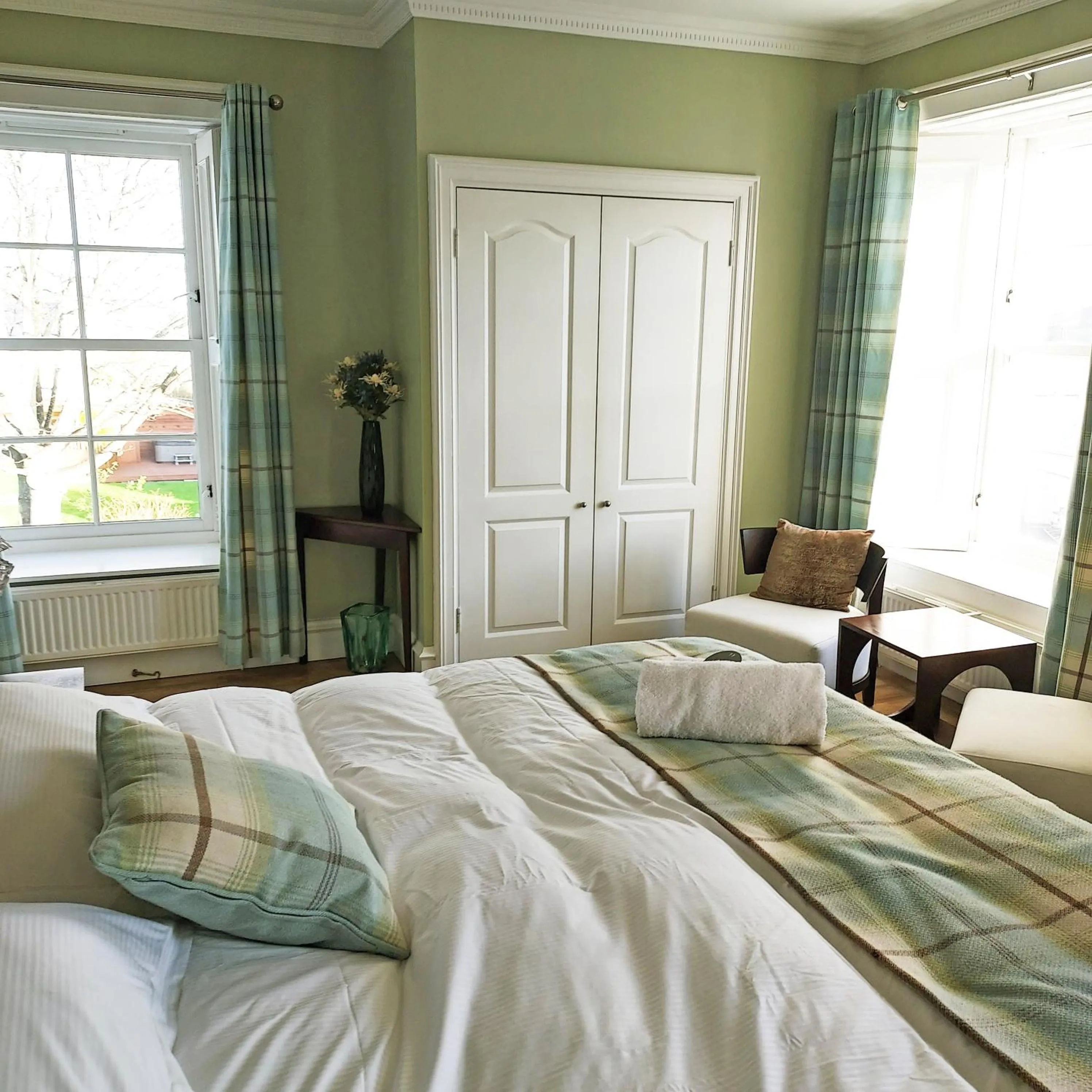Bedroom, Bed in The Glenerne