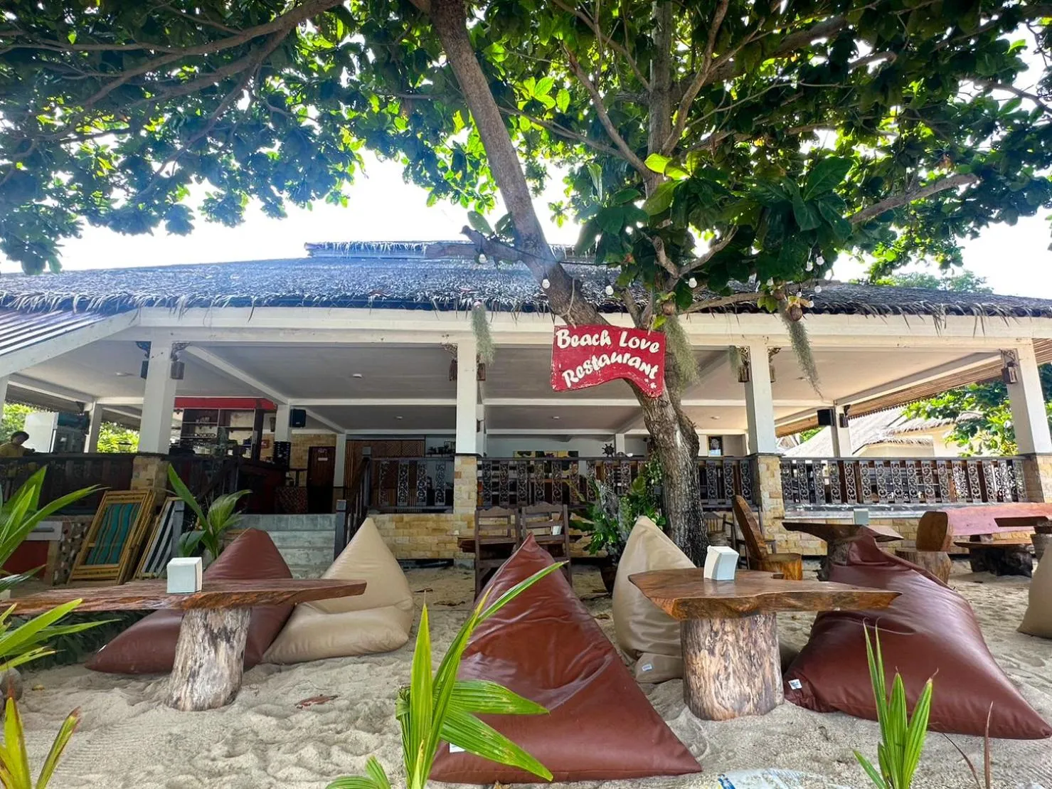 Restaurant/places to eat in Phuwadee Resort