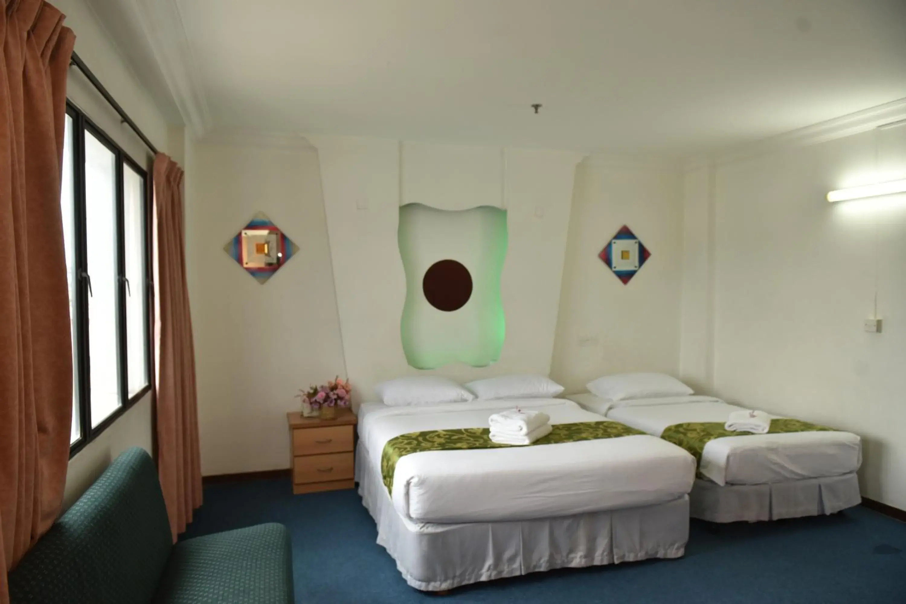 Bed in Fair Park Hotel Bed in Fair Park Hotel