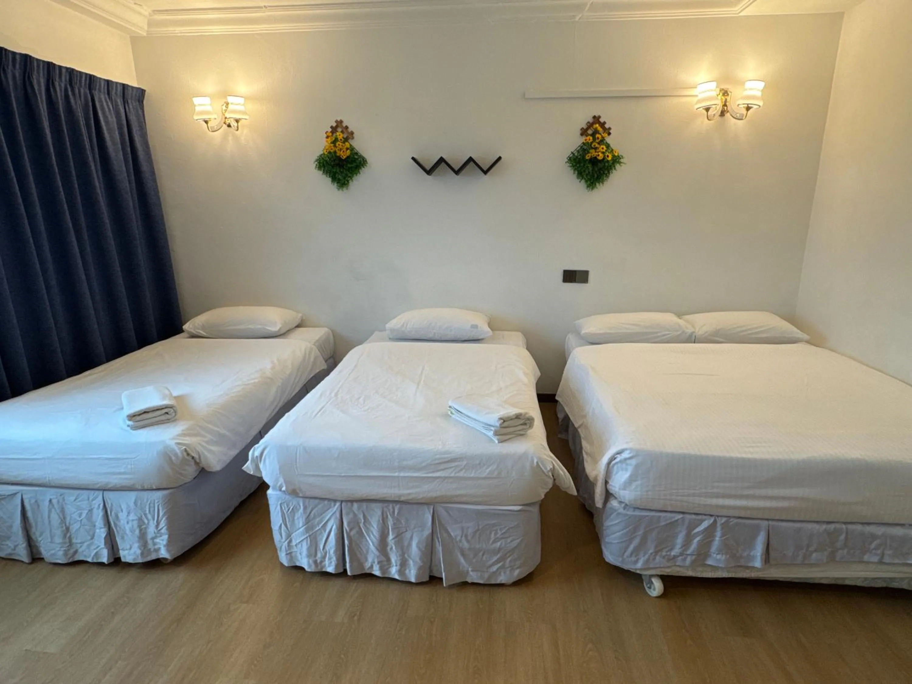 Bed in Fair Park Hotel