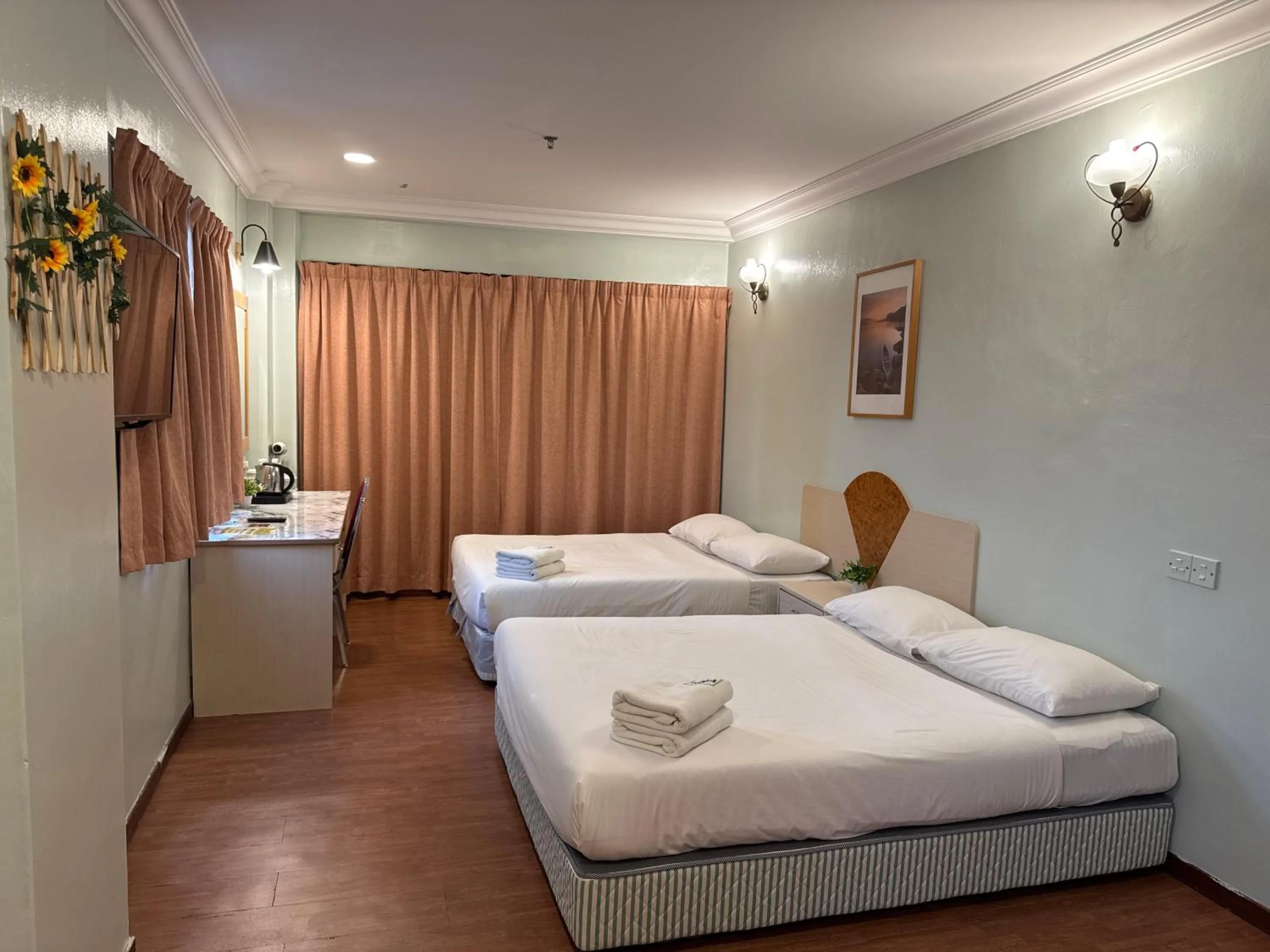 Bedroom, Bed in Fair Park Hotel