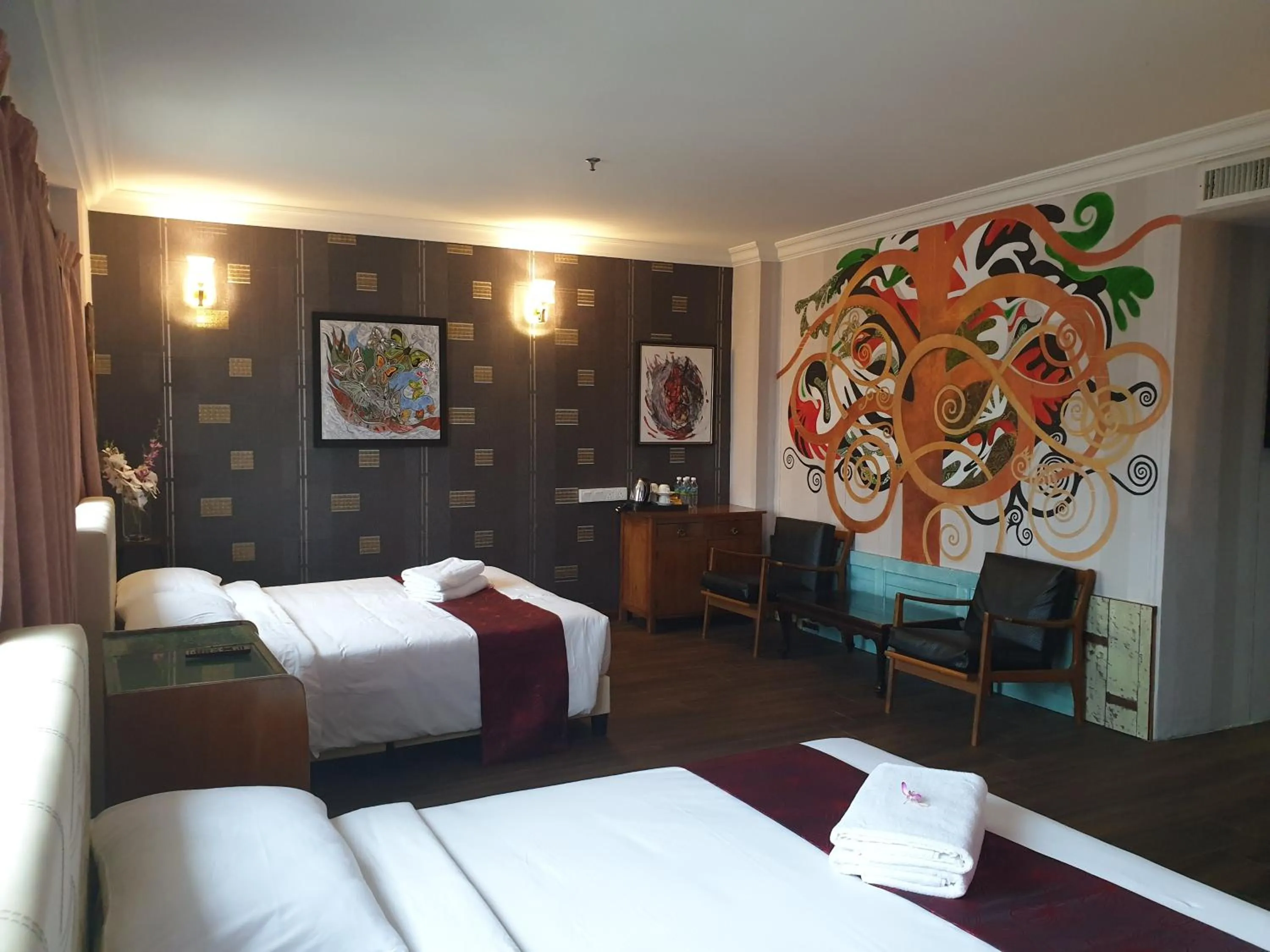 Decorative detail, Bed in Fair Park Hotel