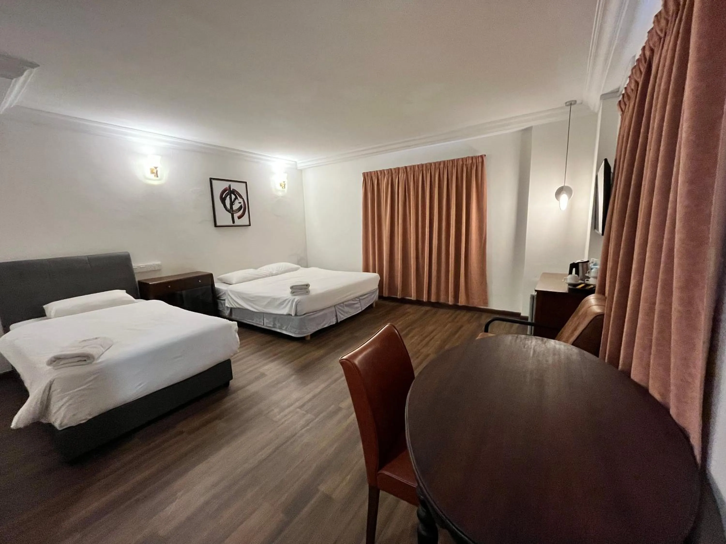 Photo of the whole room, Bed in Fair Park Hotel