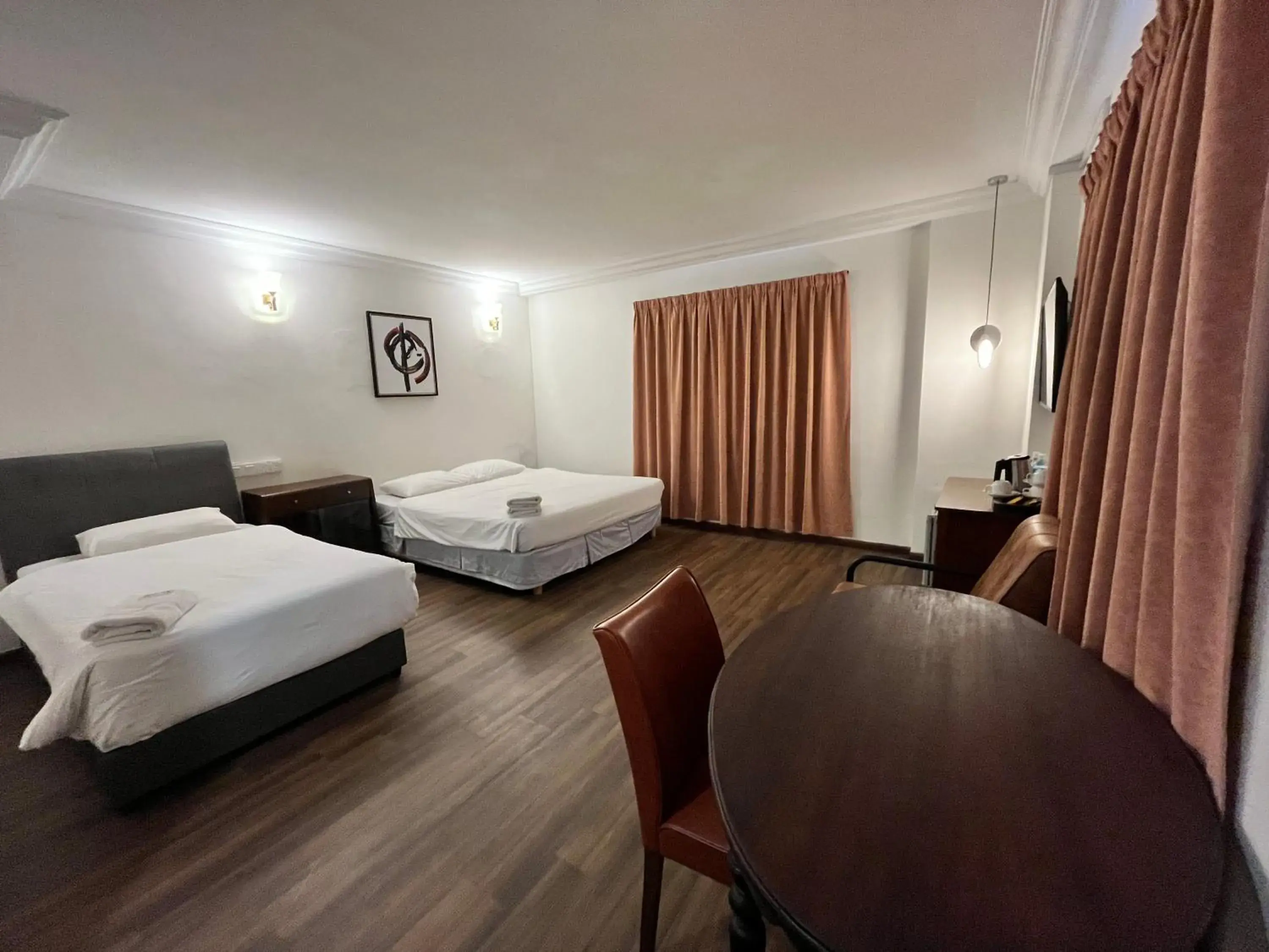 Photo of the whole room, Bed in Fair Park Hotel Photo of the whole room, Bed in Fair Park Hotel