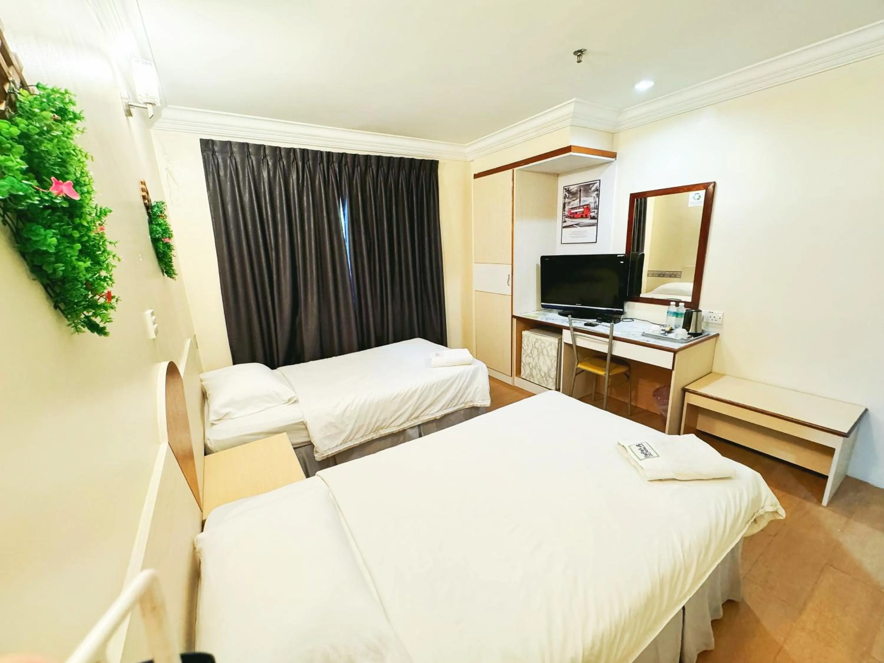 Bed in Fair Park Hotel