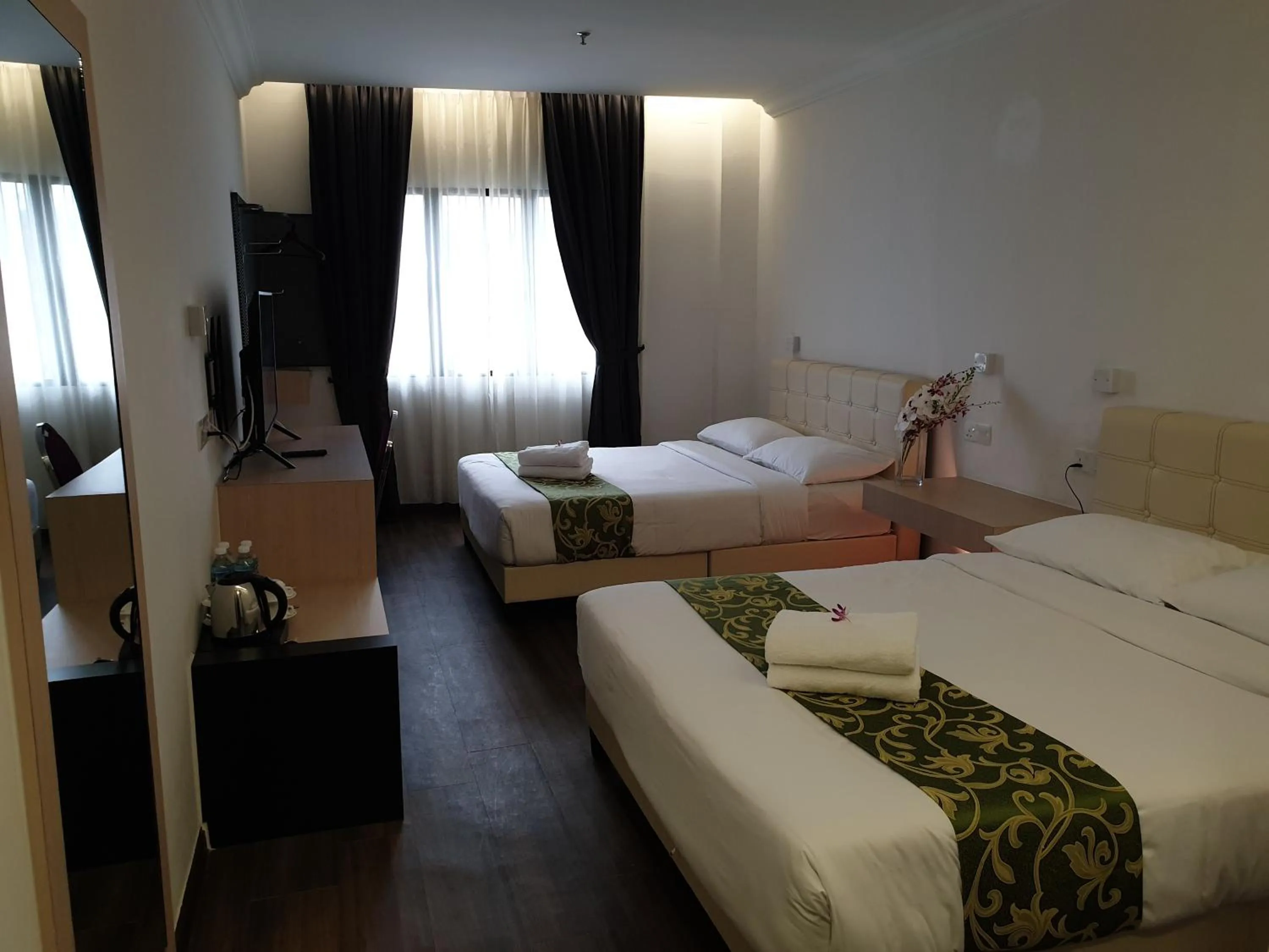 Bedroom, Bed in Fair Park Hotel