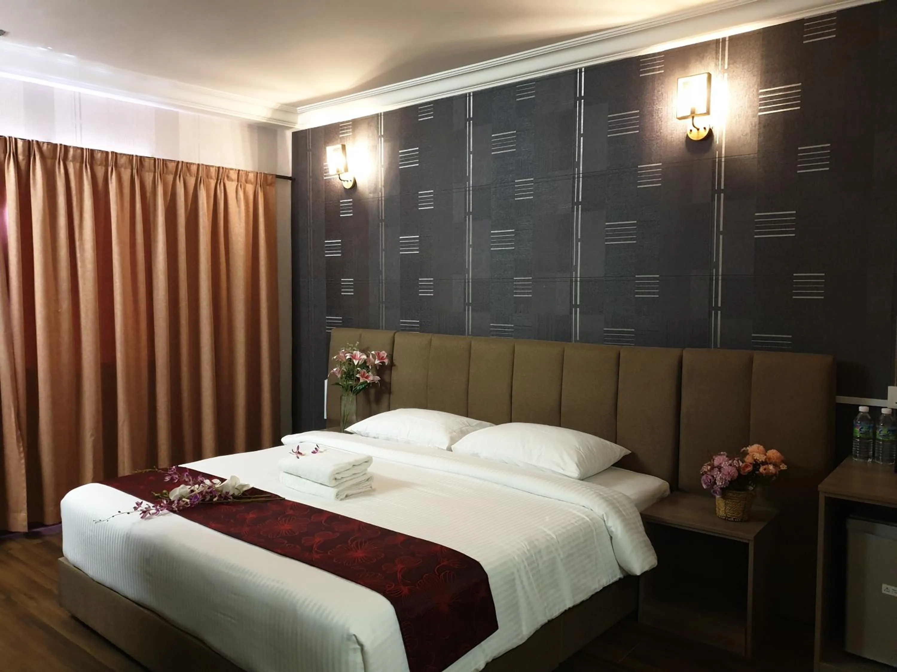 Bedroom, Bed in Fair Park Hotel