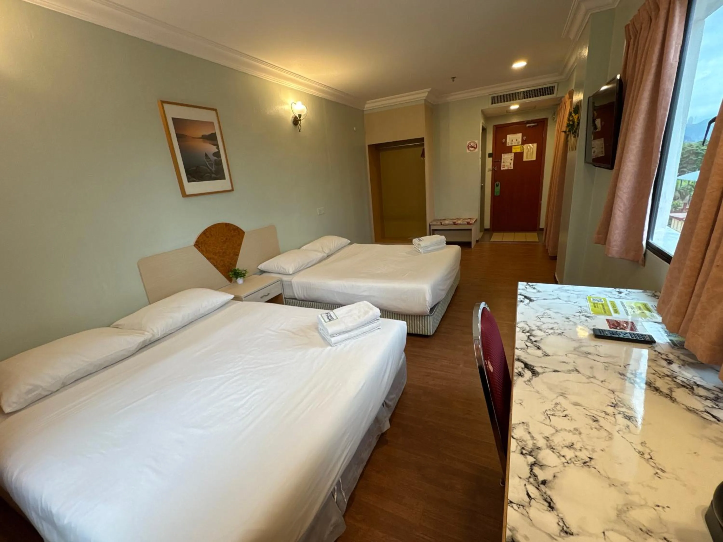 Bedroom, Bed in Fair Park Hotel