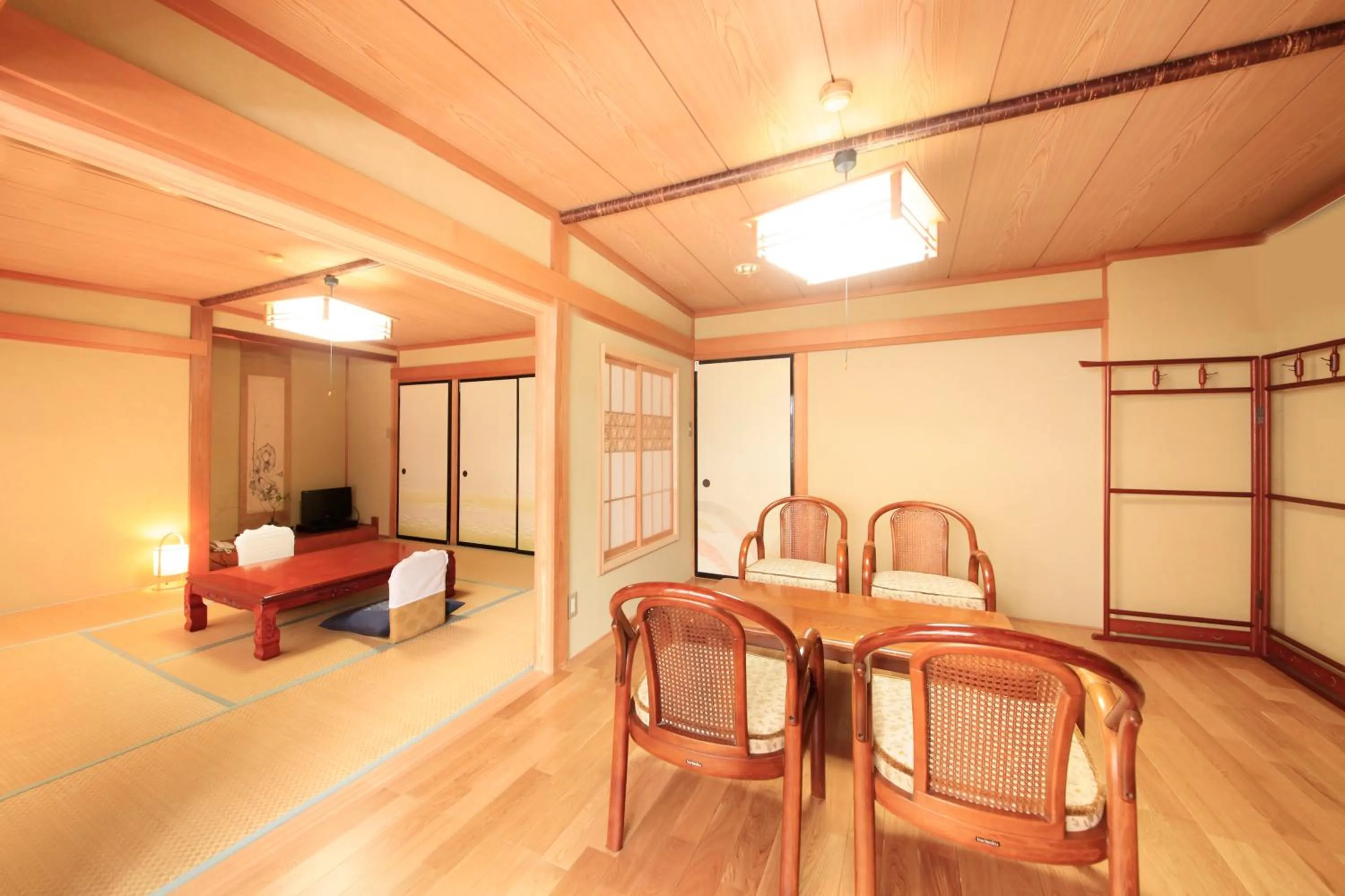 Photo of the whole room in Yudanaka Seifuso