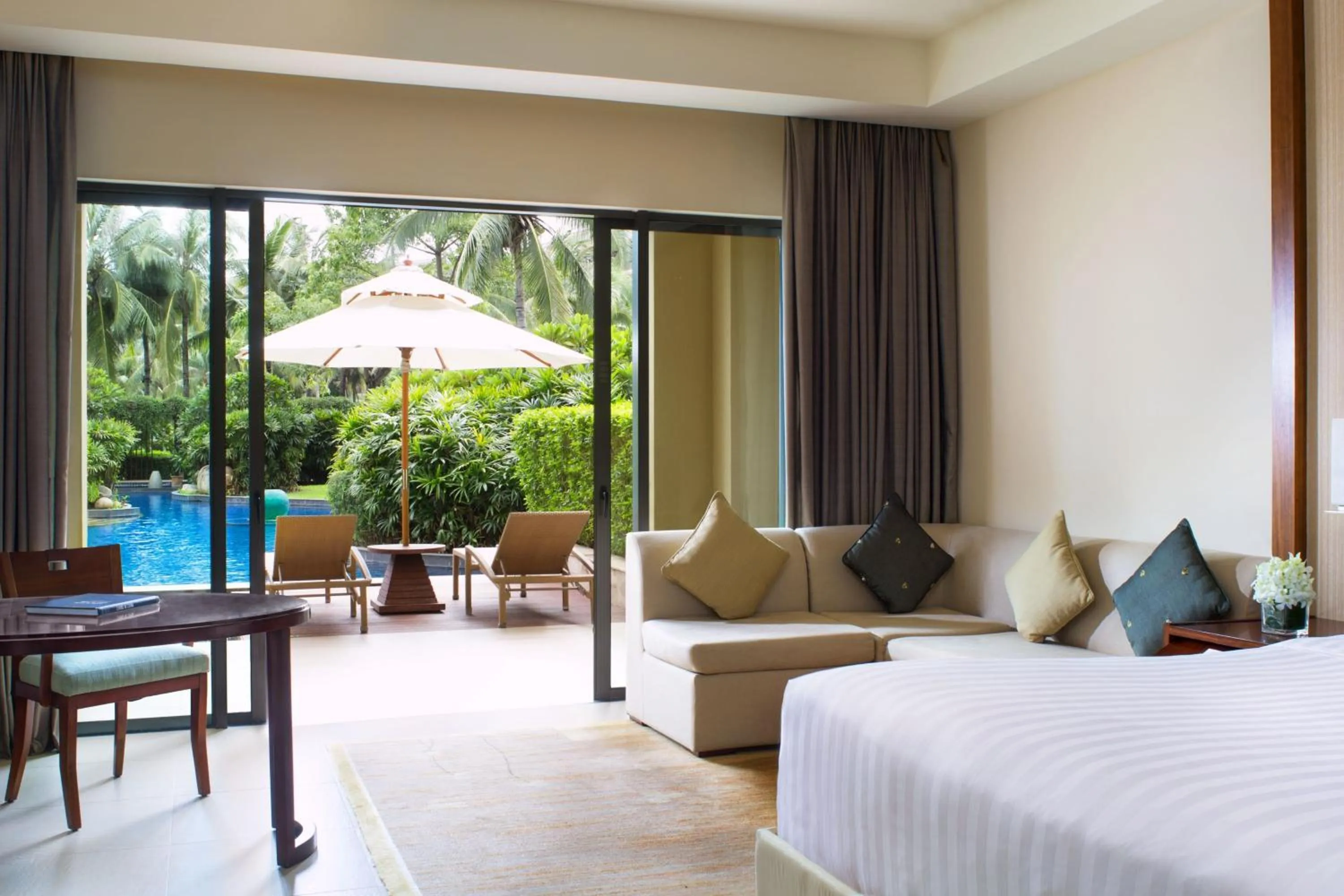 Photo of the whole room, Bed in The Ritz-Carlton Sanya, Yalong Bay