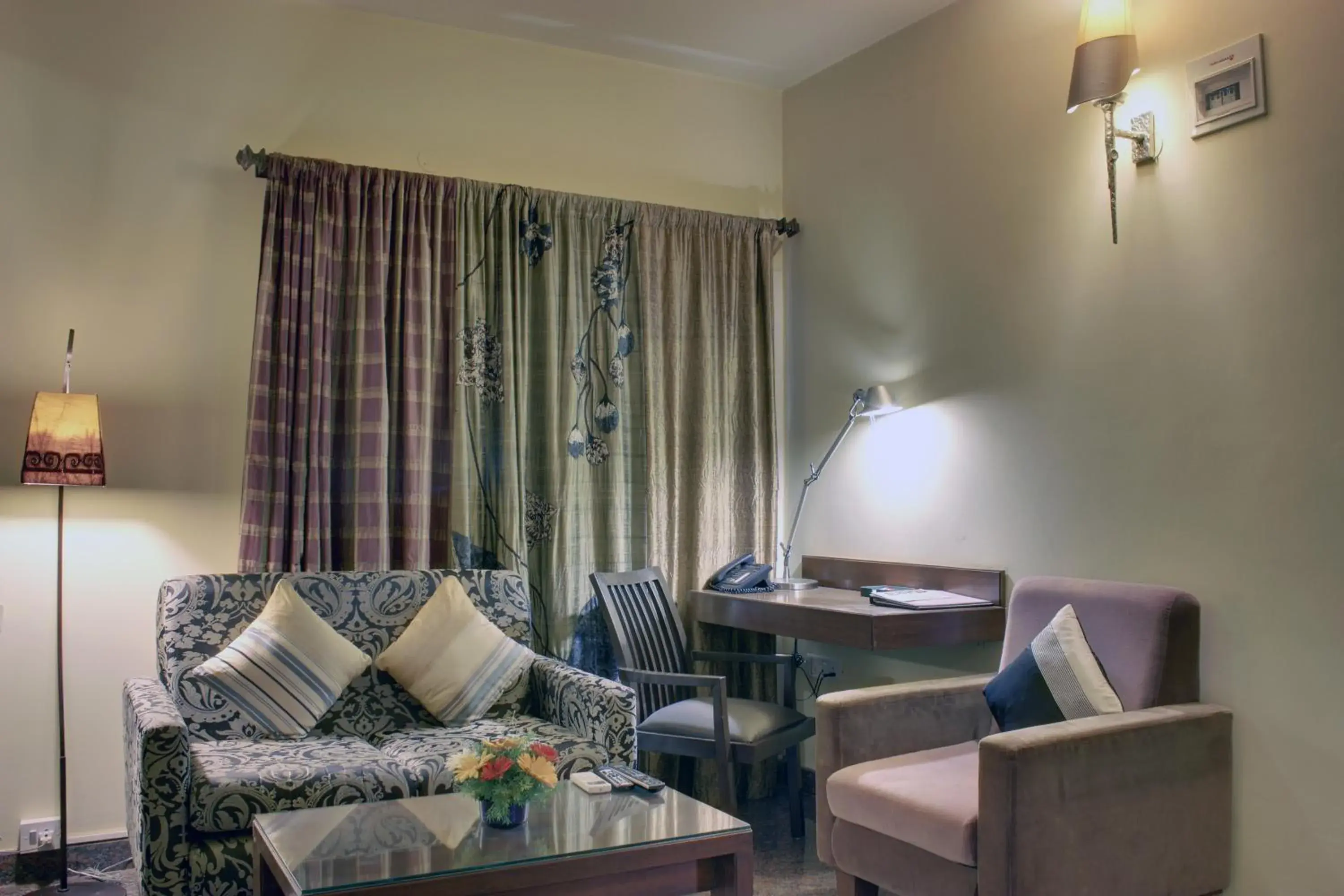 Living room in juSTa Indiranagar Living room in juSTa Indiranagar