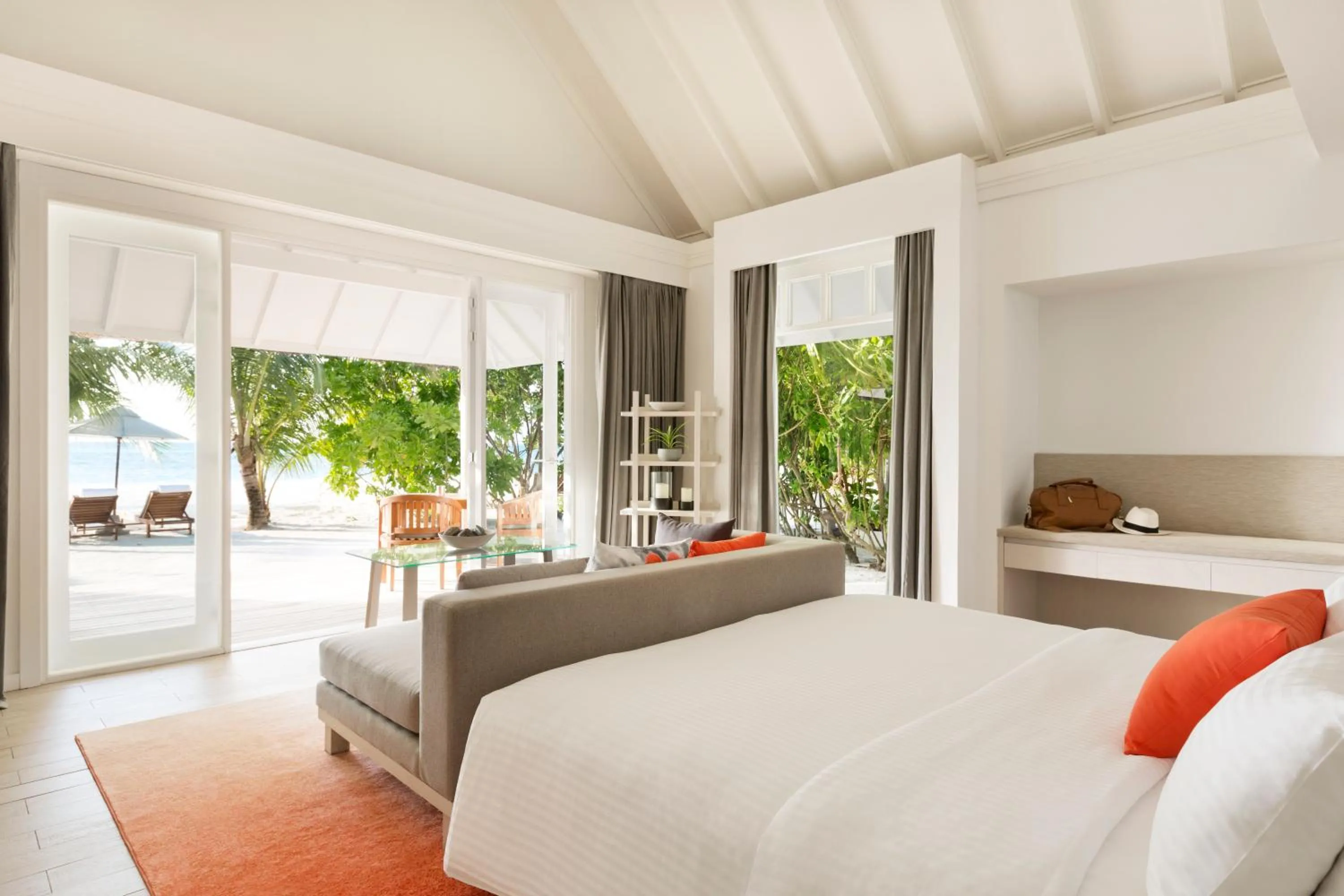 Bed in LUX* South Ari Atoll Resort & Villas