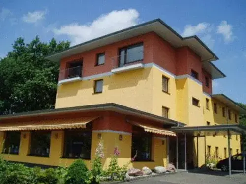 Facade/entrance, Property Building in Hotel Friedrichs