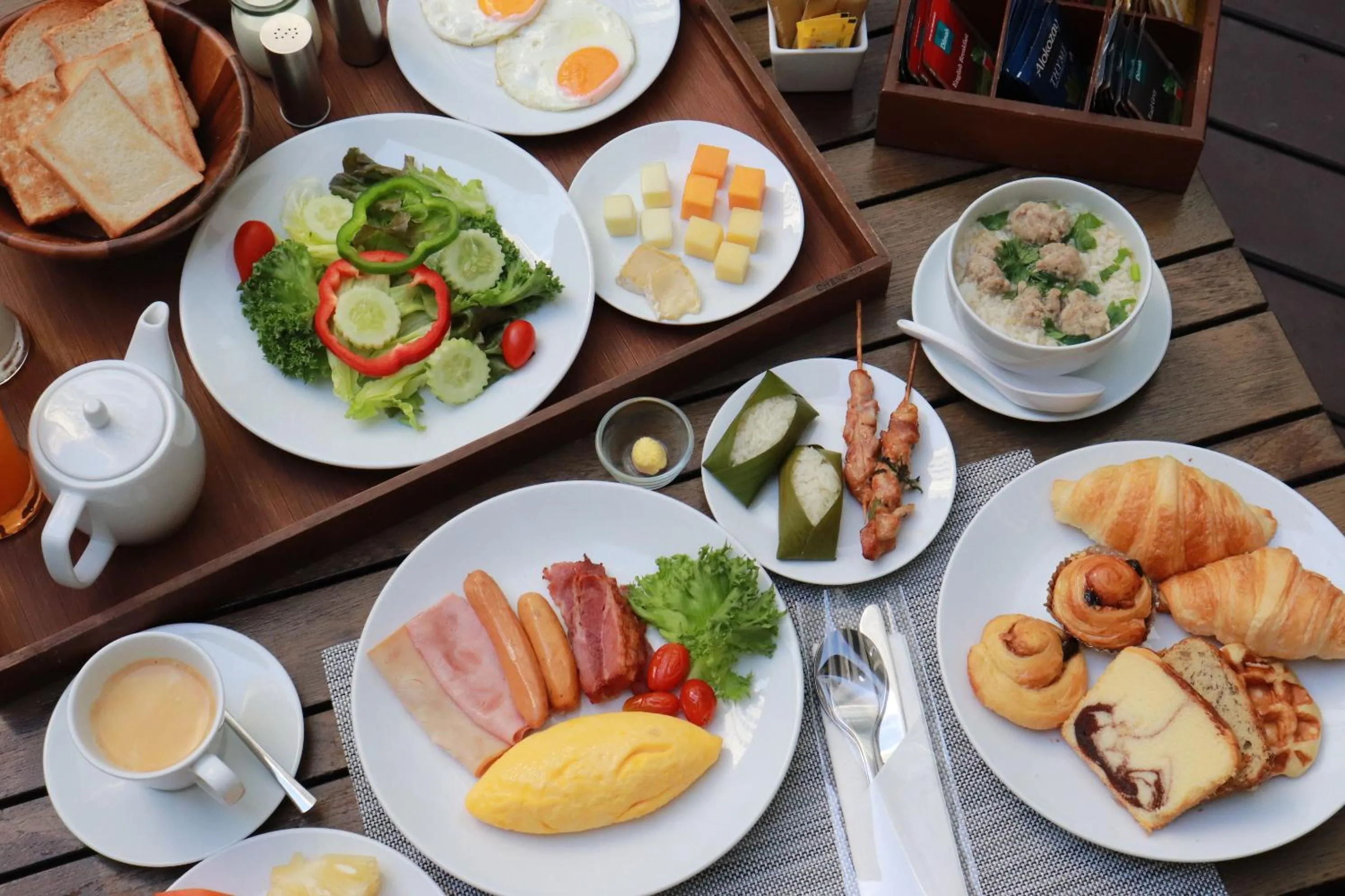 Breakfast in Grande Centre Point Ploenchit