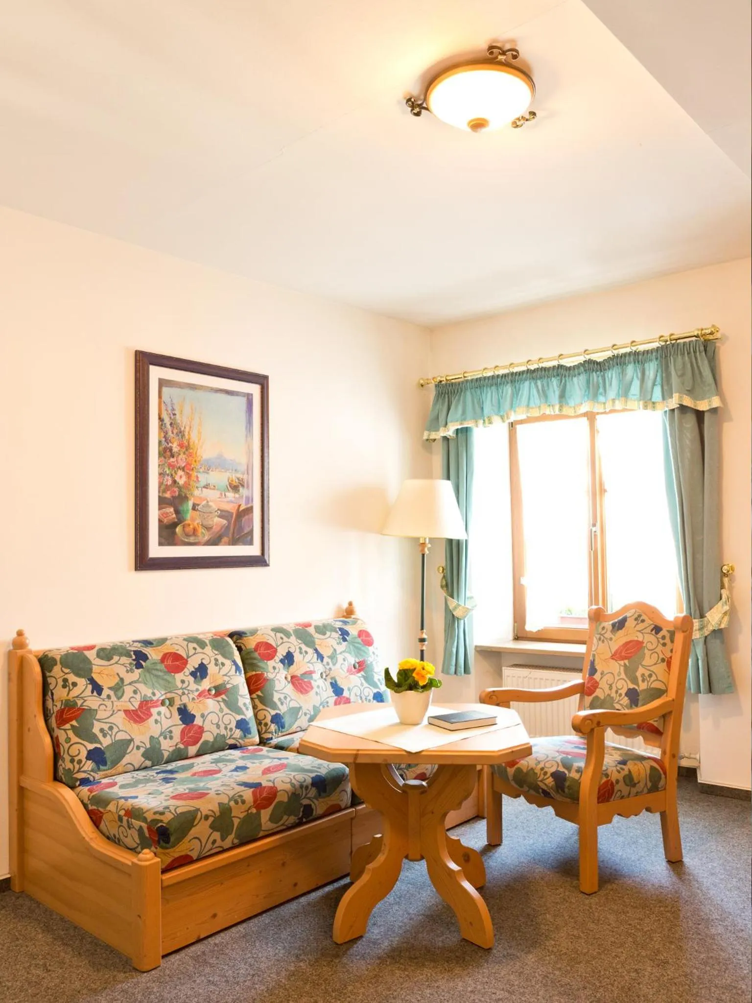 Seating area in Hotel Lobmeyer