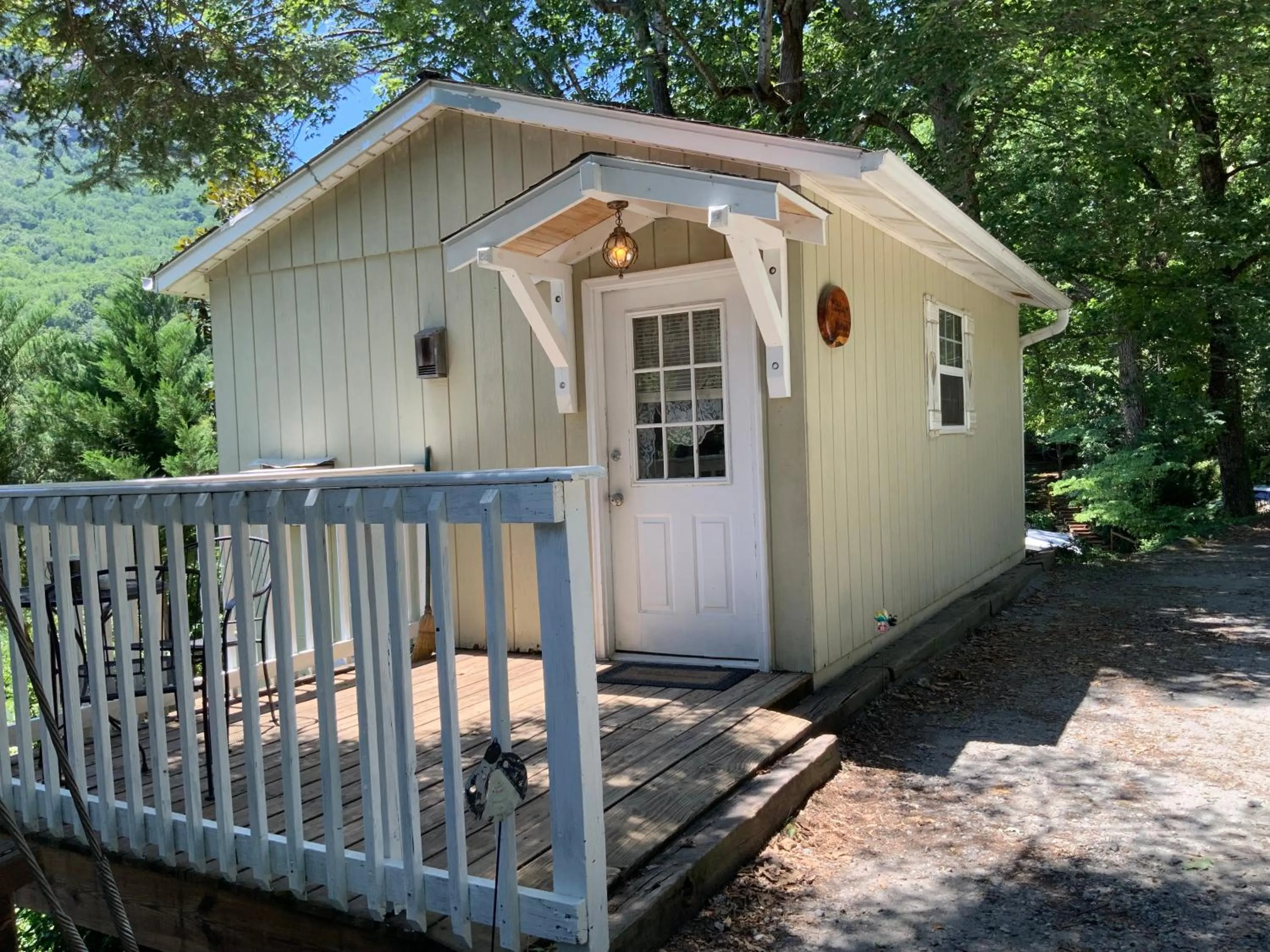 The Chimney Rock Inn & Cottages