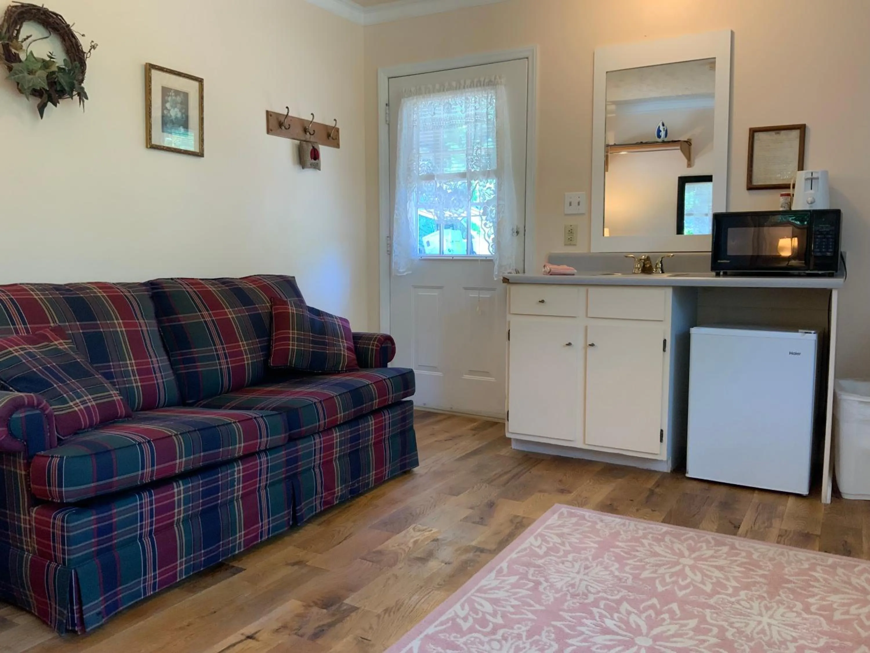 The Chimney Rock Inn & Cottages