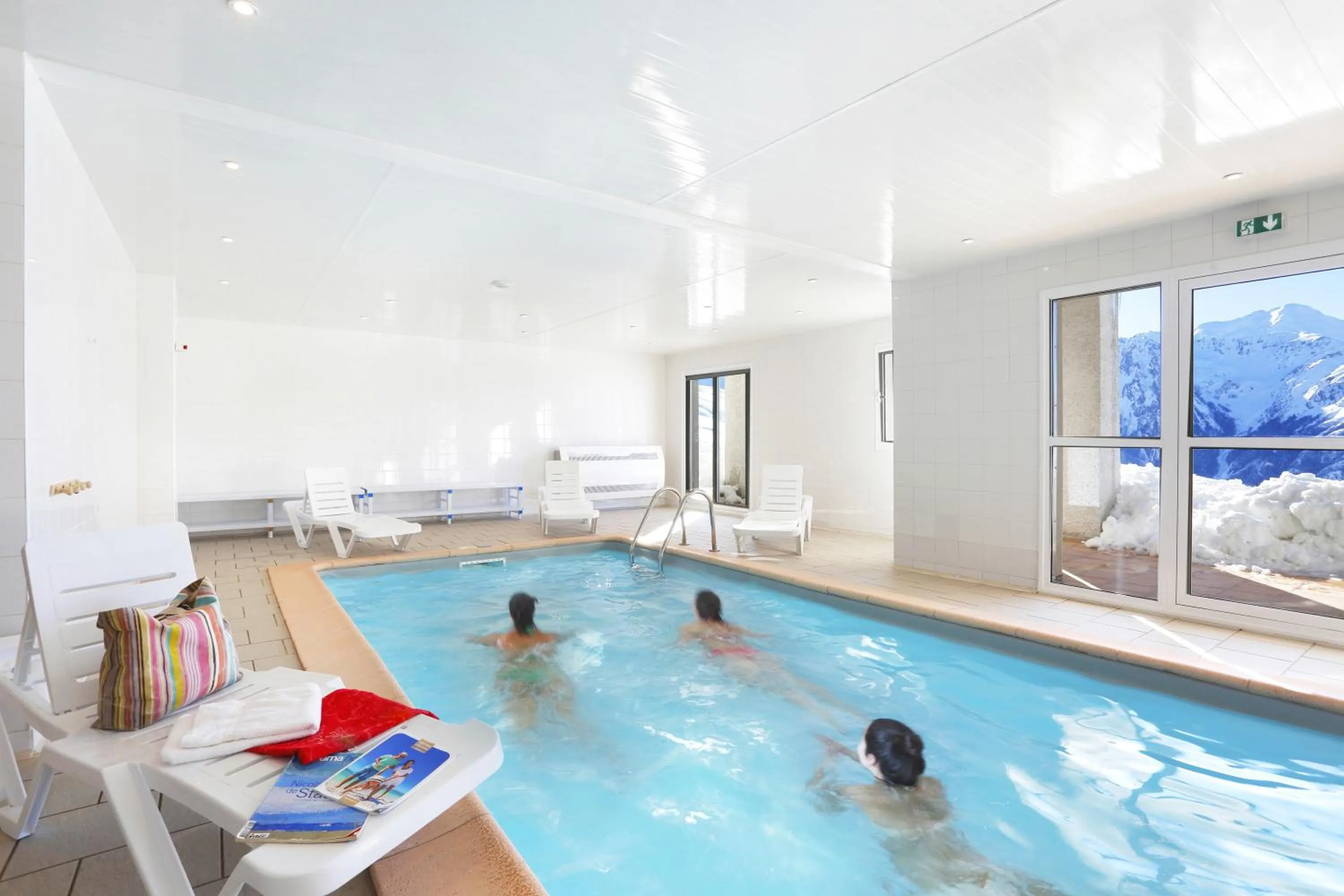 Swimming pool in Résidence Néméa Royal Peyragudes