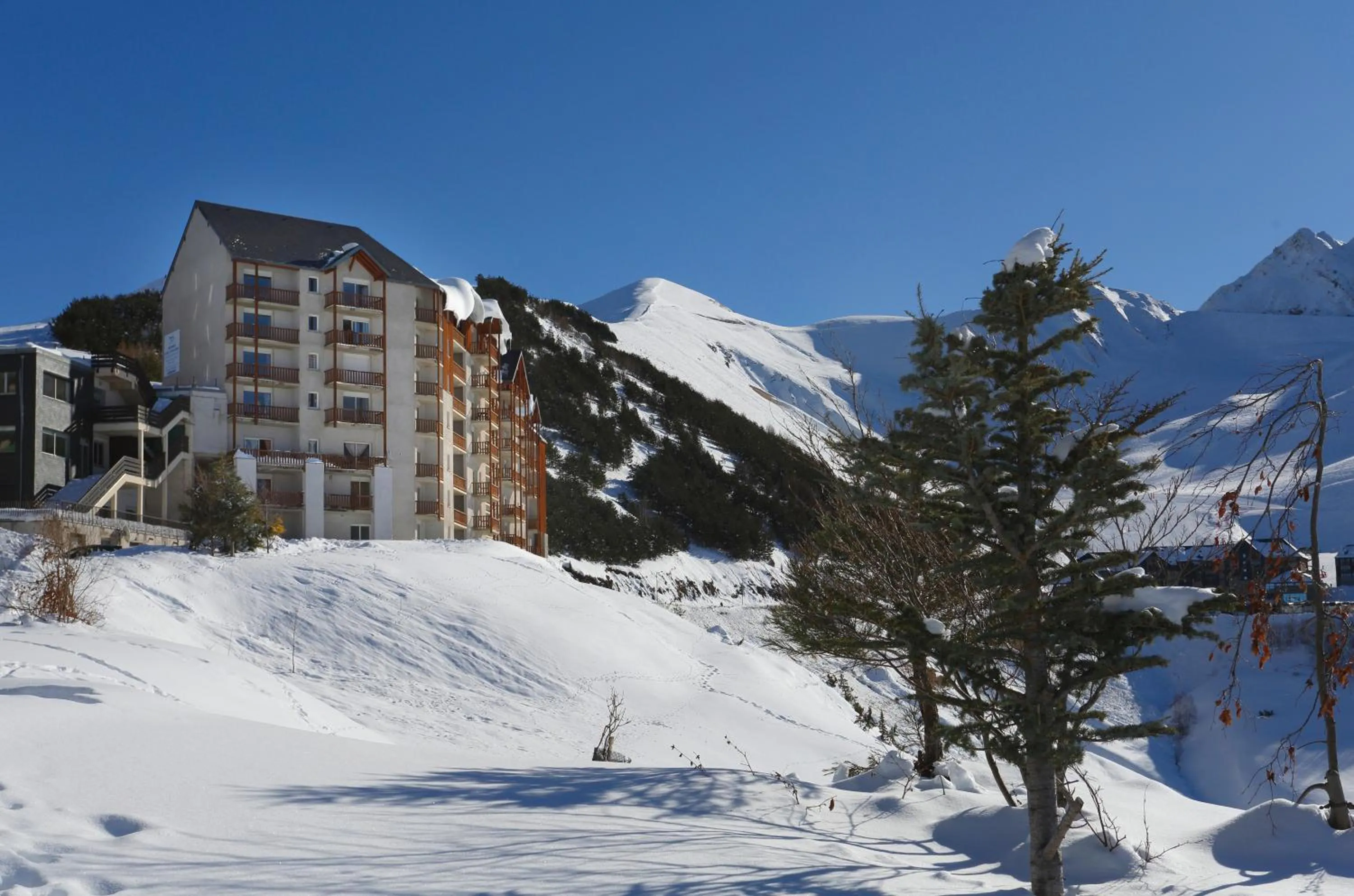 Property building in Résidence Néméa Royal Peyragudes