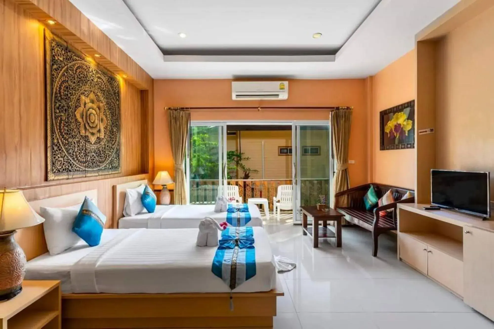 Bed in Coconut Beach Resort, Koh Chang Bed in Coconut Beach Resort, Koh Chang