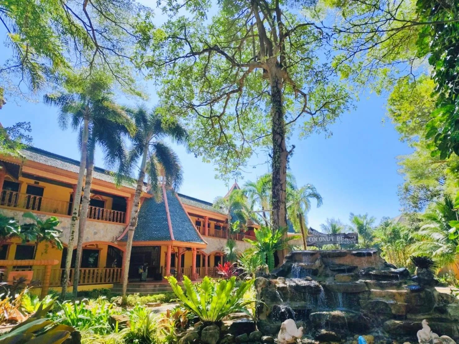 Garden in Coconut Beach Resort, Koh Chang