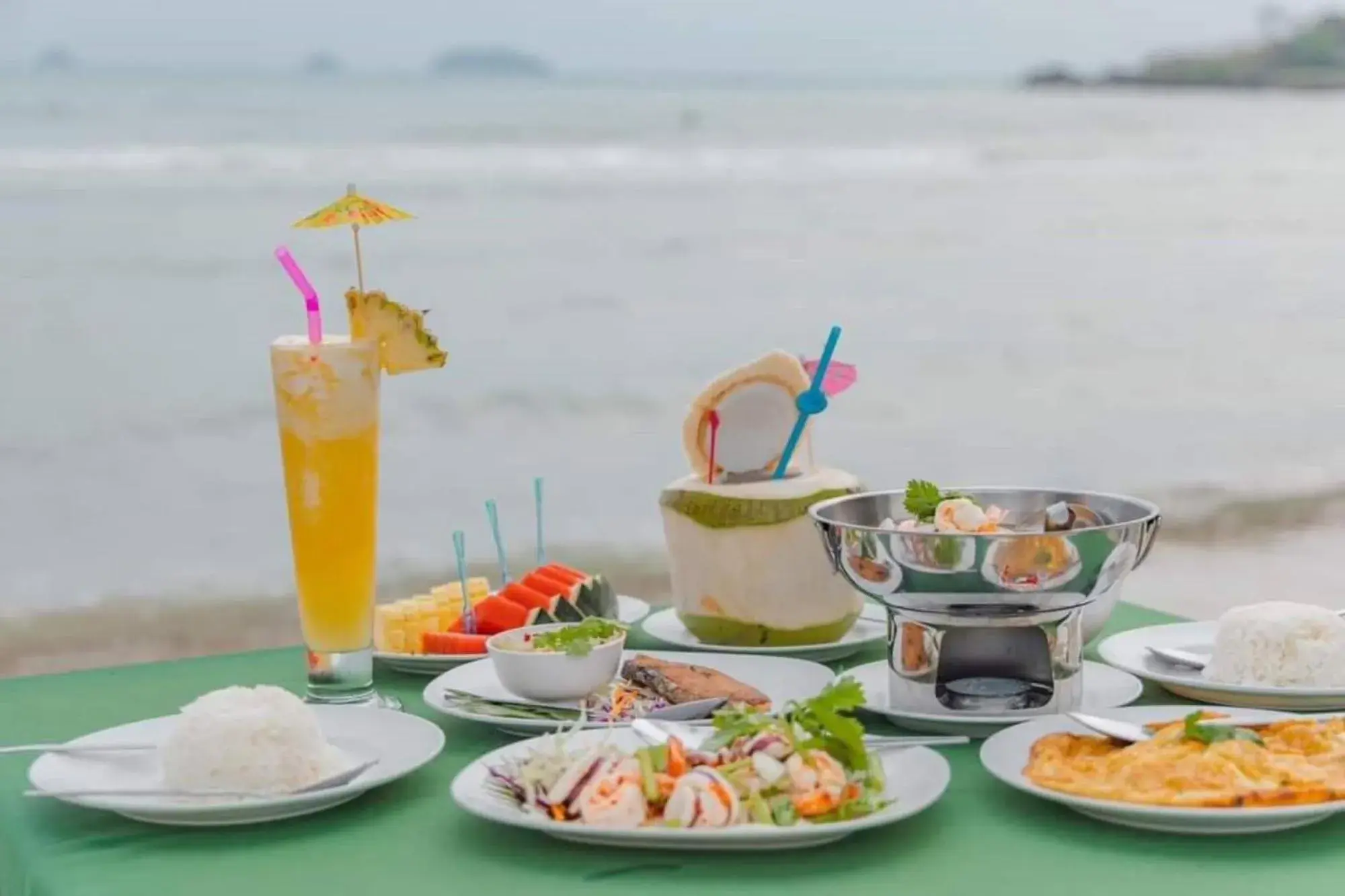Food and drinks in Coconut Beach Resort, Koh Chang Food and drinks in Coconut Beach Resort, Koh Chang