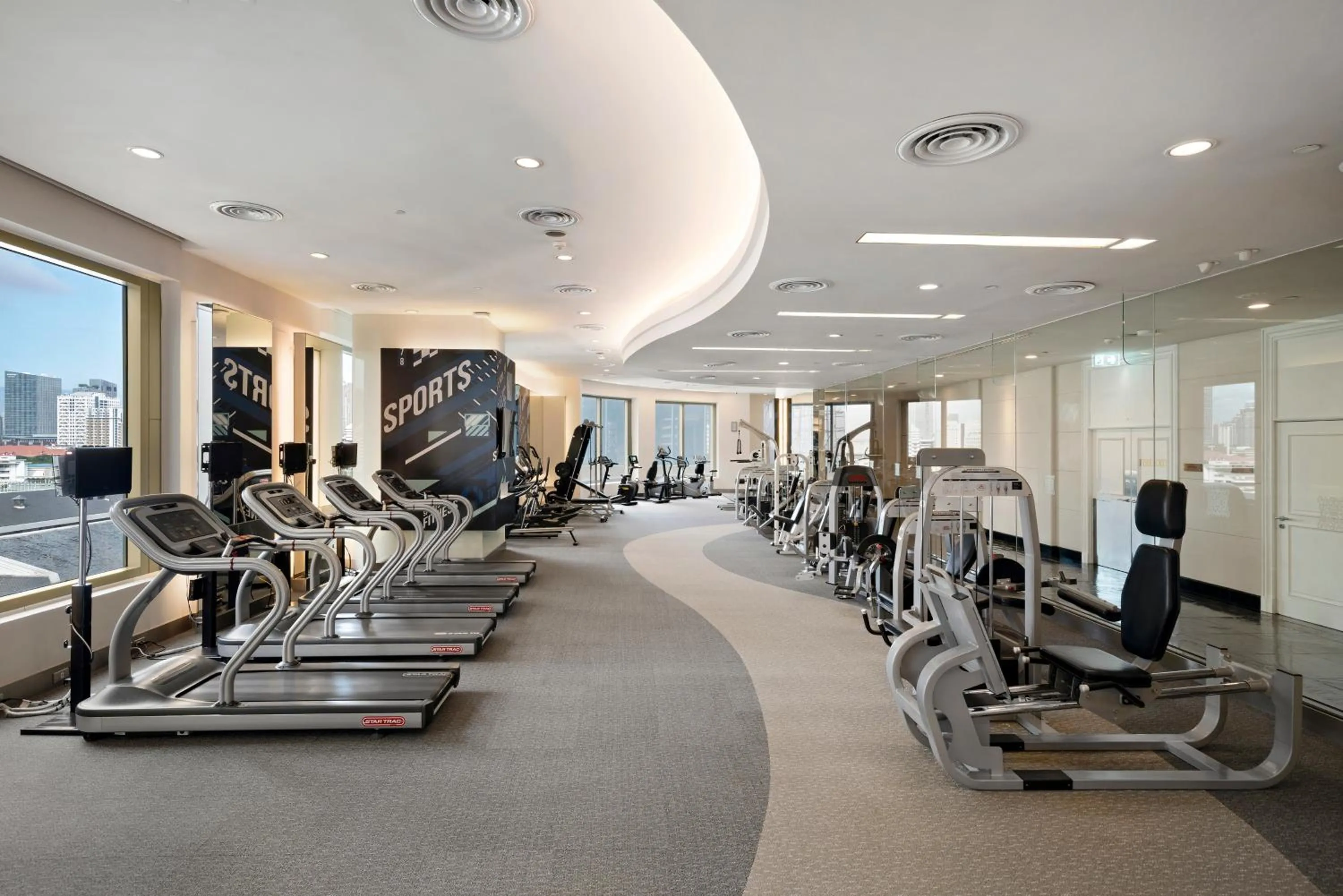 Fitness centre/facilities in Grande Centre Point Hotel Ratchadamri Bangkok