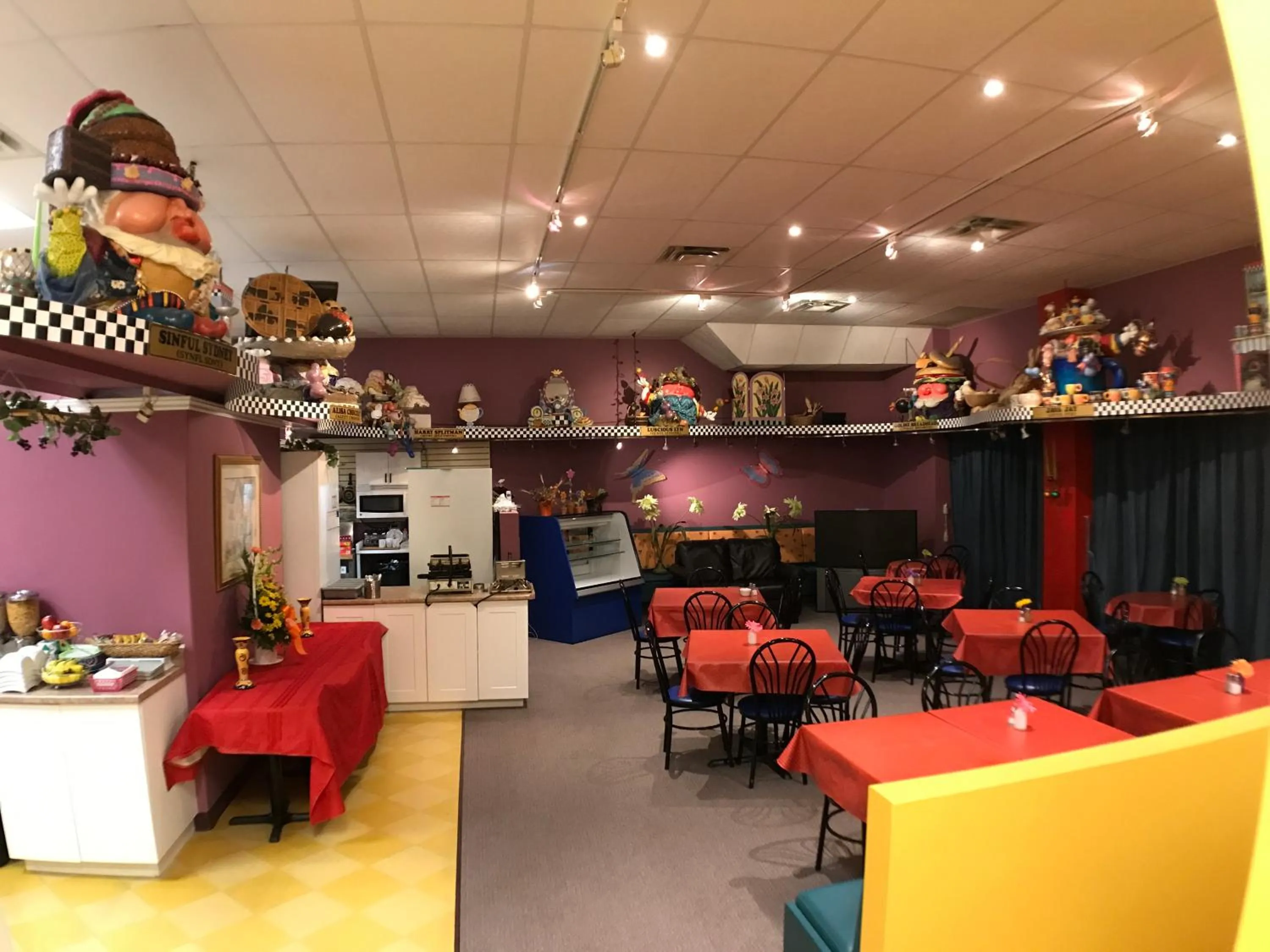 Restaurant/places to eat in Balsam Suites Boutique Inn & Residence