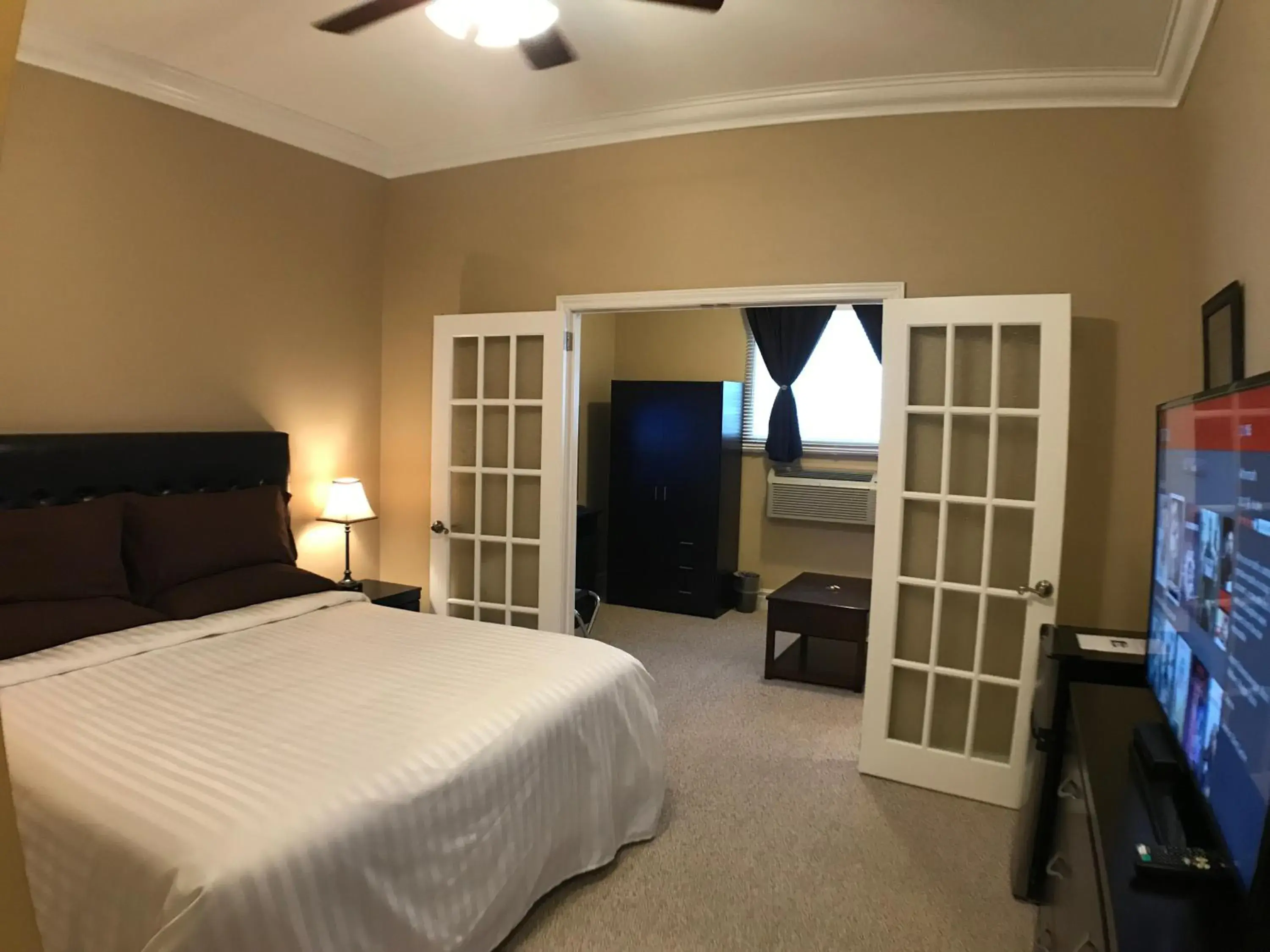 Executive King Suite in Balsam Suites Boutique Inn & Residence Executive King Suite in Balsam Suites Boutique Inn & Residence