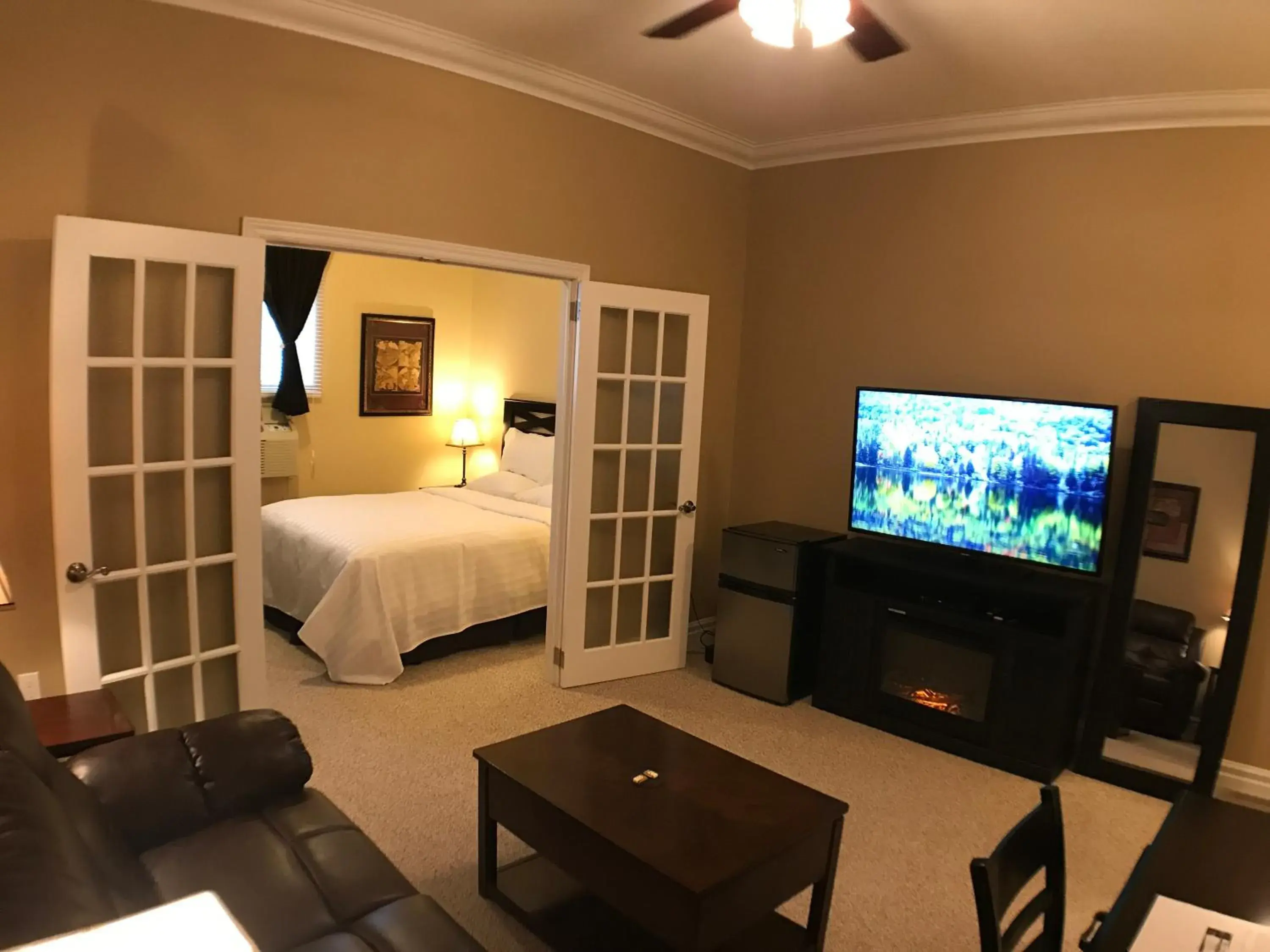 Executive Queen Suite in Balsam Suites Boutique Inn & Residence Executive Queen Suite in Balsam Suites Boutique Inn & Residence