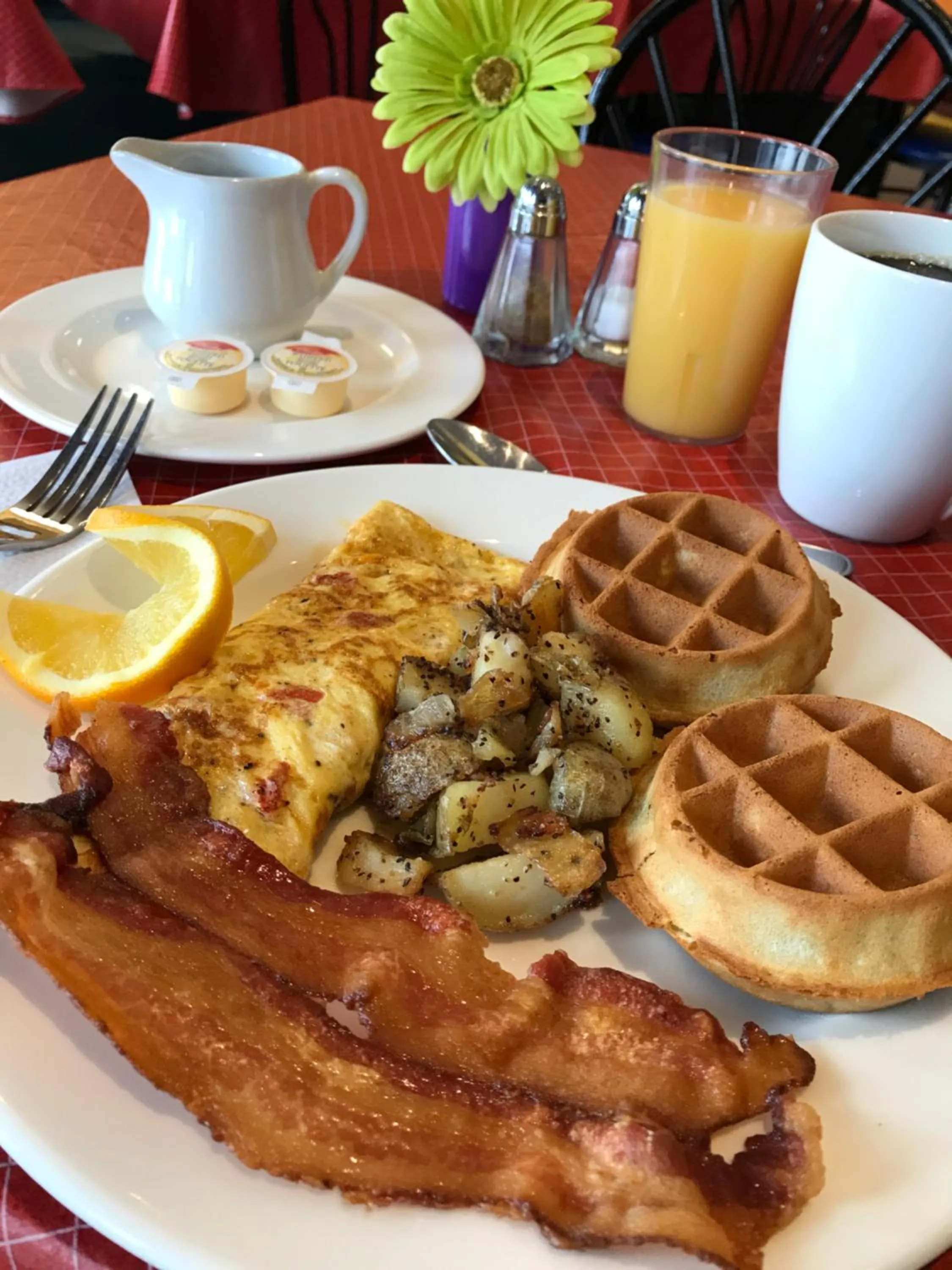 Breakfast in Balsam Suites Boutique Inn & Residence