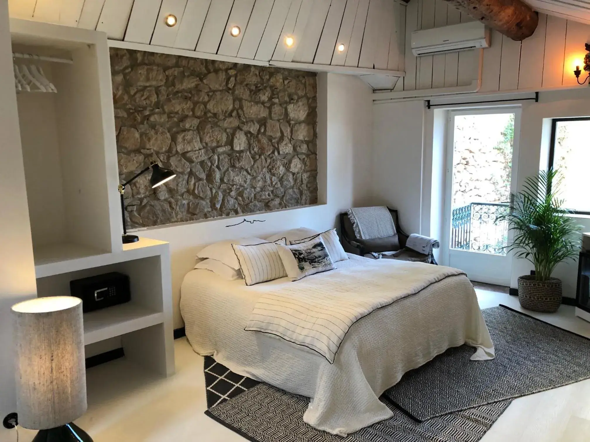 Junior Family Suite 6 with Sea View in Le Jardin d'Emile Junior Family Suite 6 with Sea View in Le Jardin d'Emile