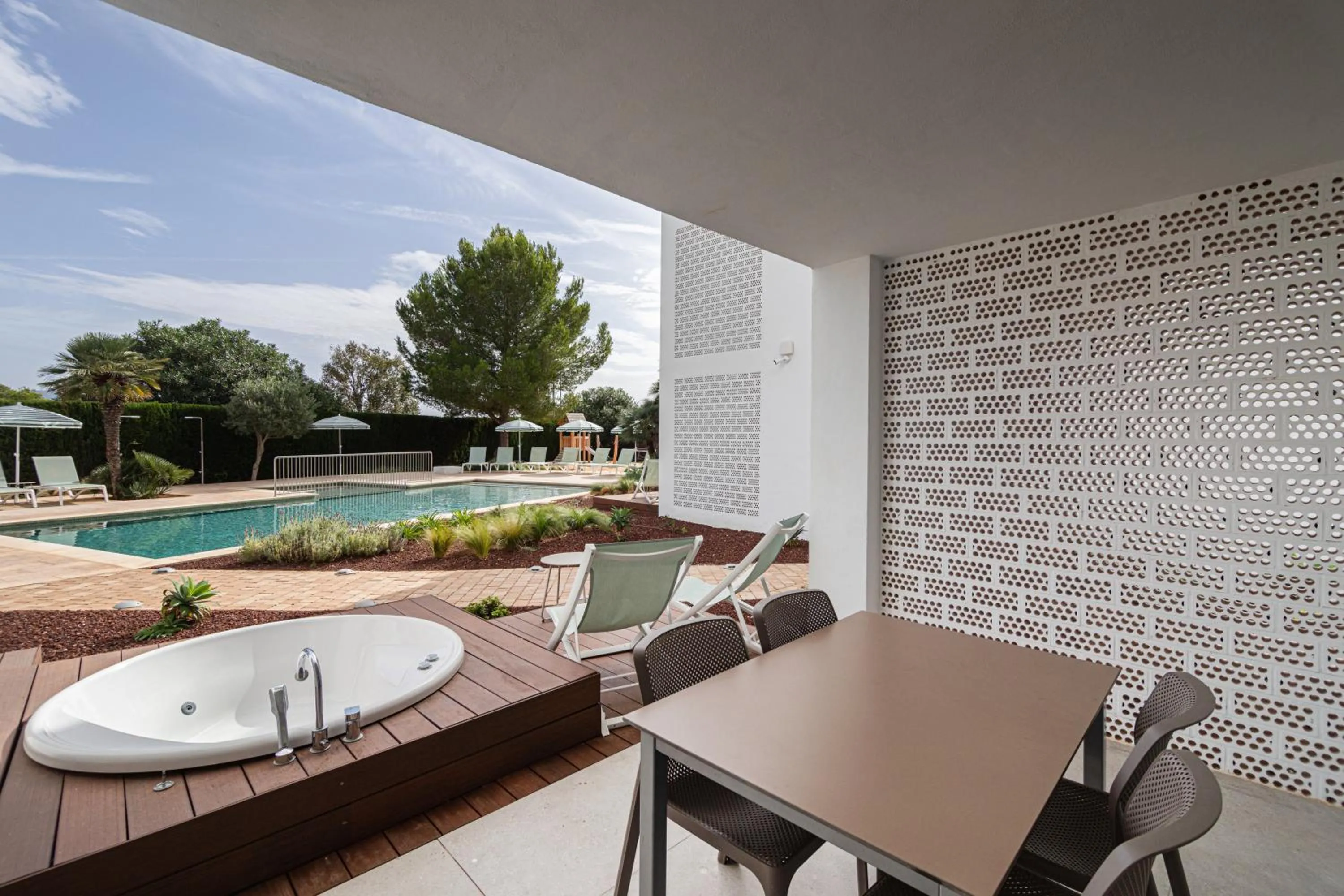 Cabot Las Velas Apartments