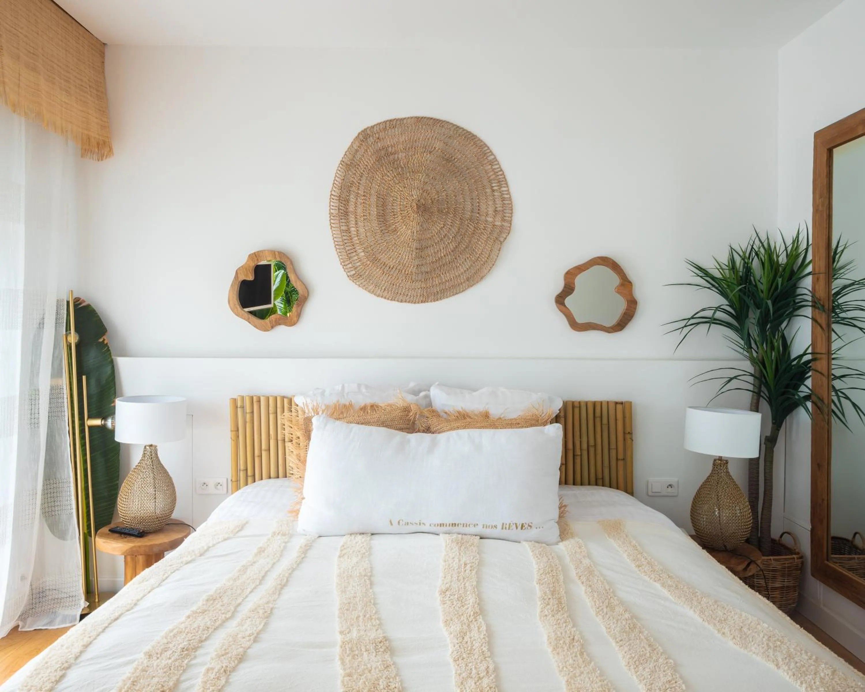 Photo of the whole room, Bed in Hotel de La Plage - Mahogany