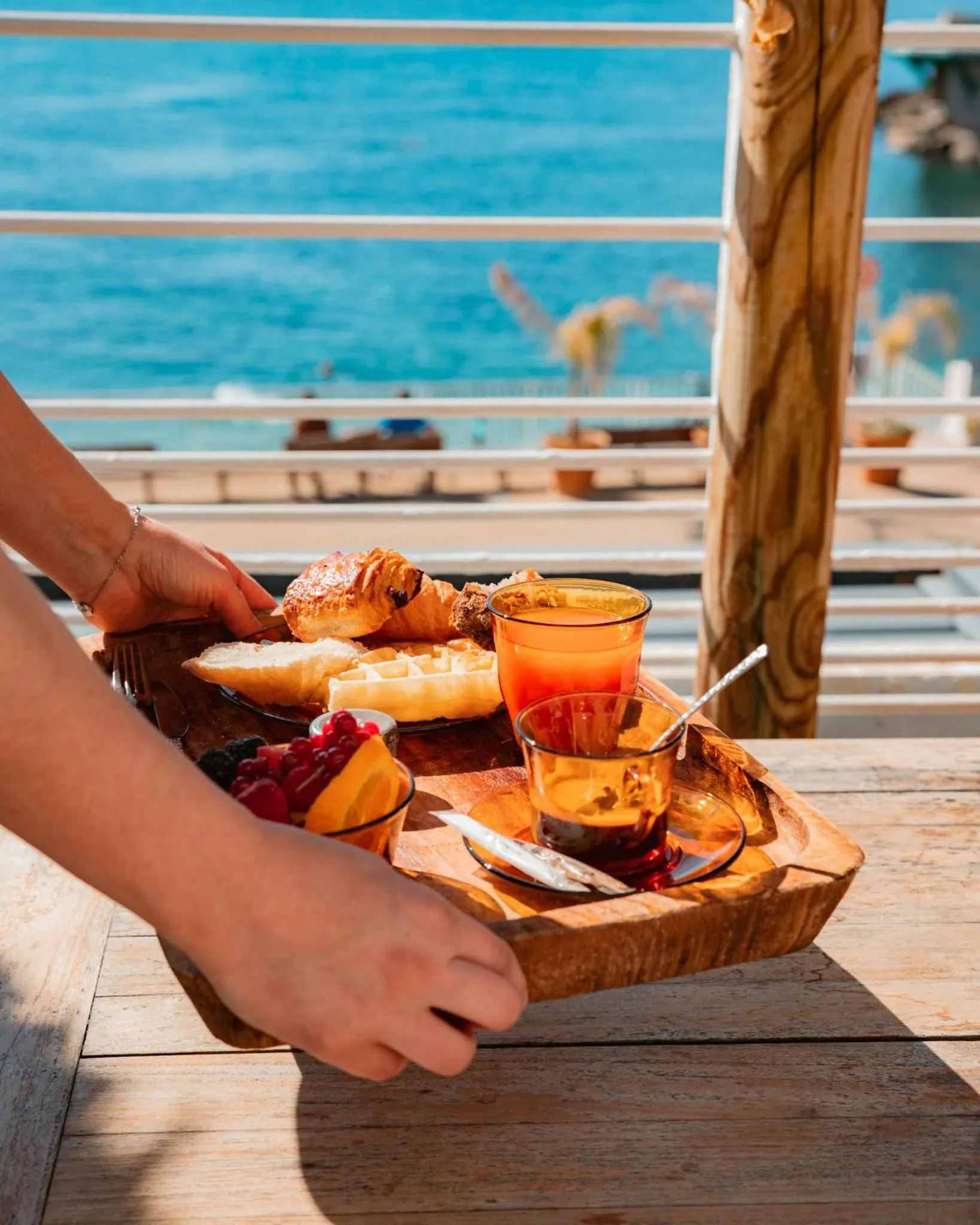 Hotel de La Plage - Mahogany