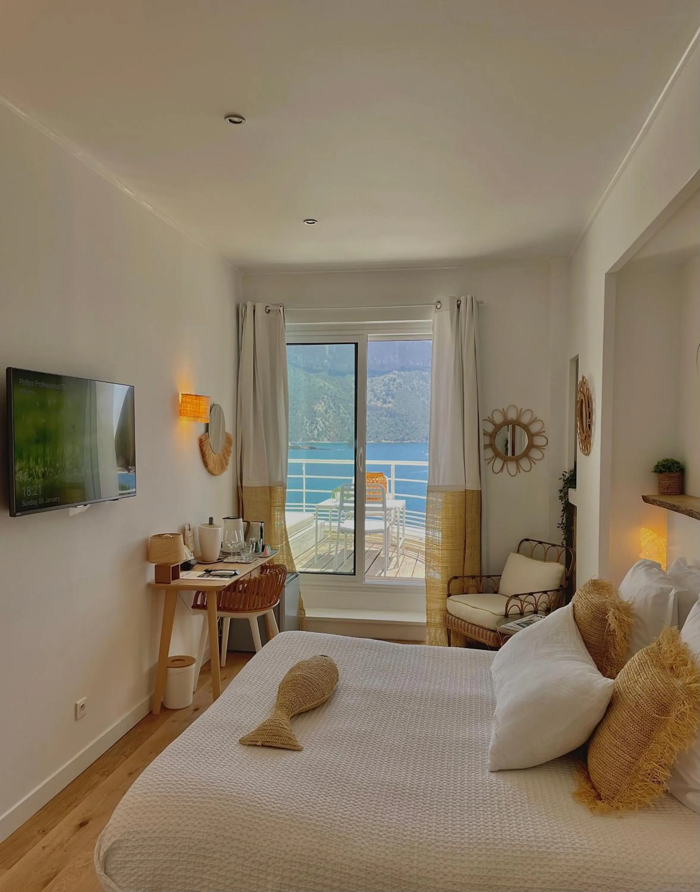 Bed in Hotel de La Plage - Mahogany