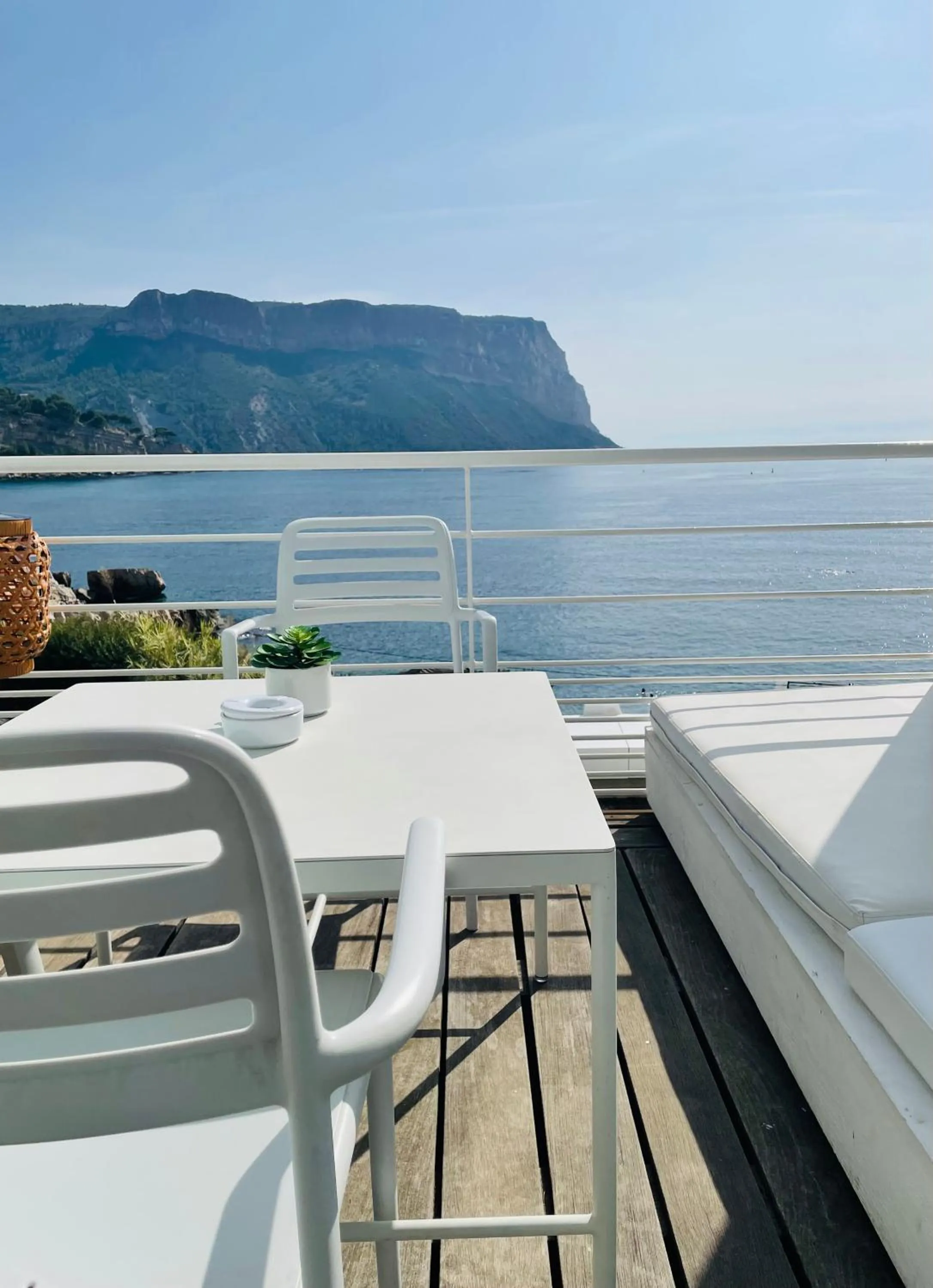 Sea view in Hotel de La Plage - Mahogany