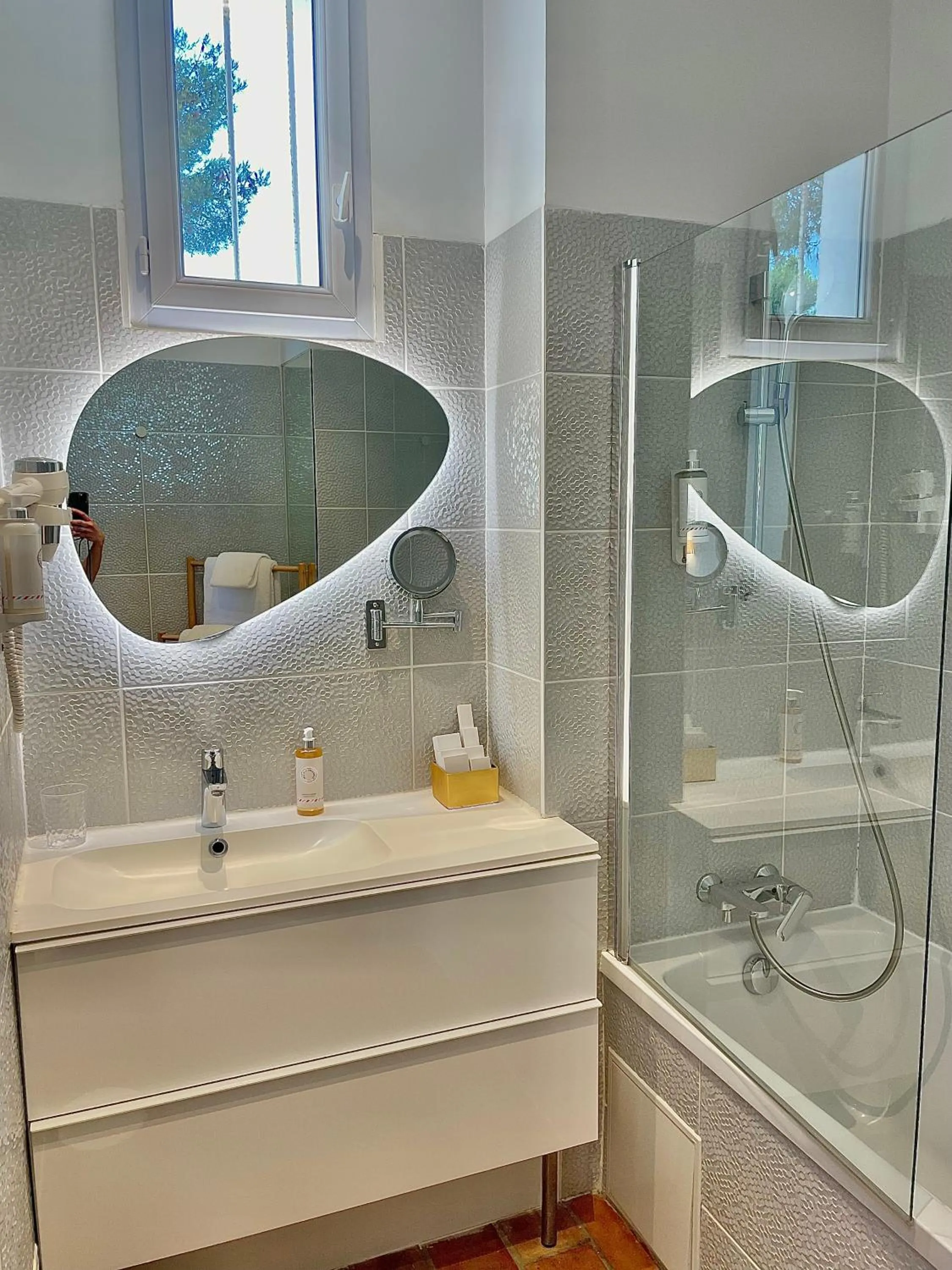 Hotel de La Plage - Mahogany