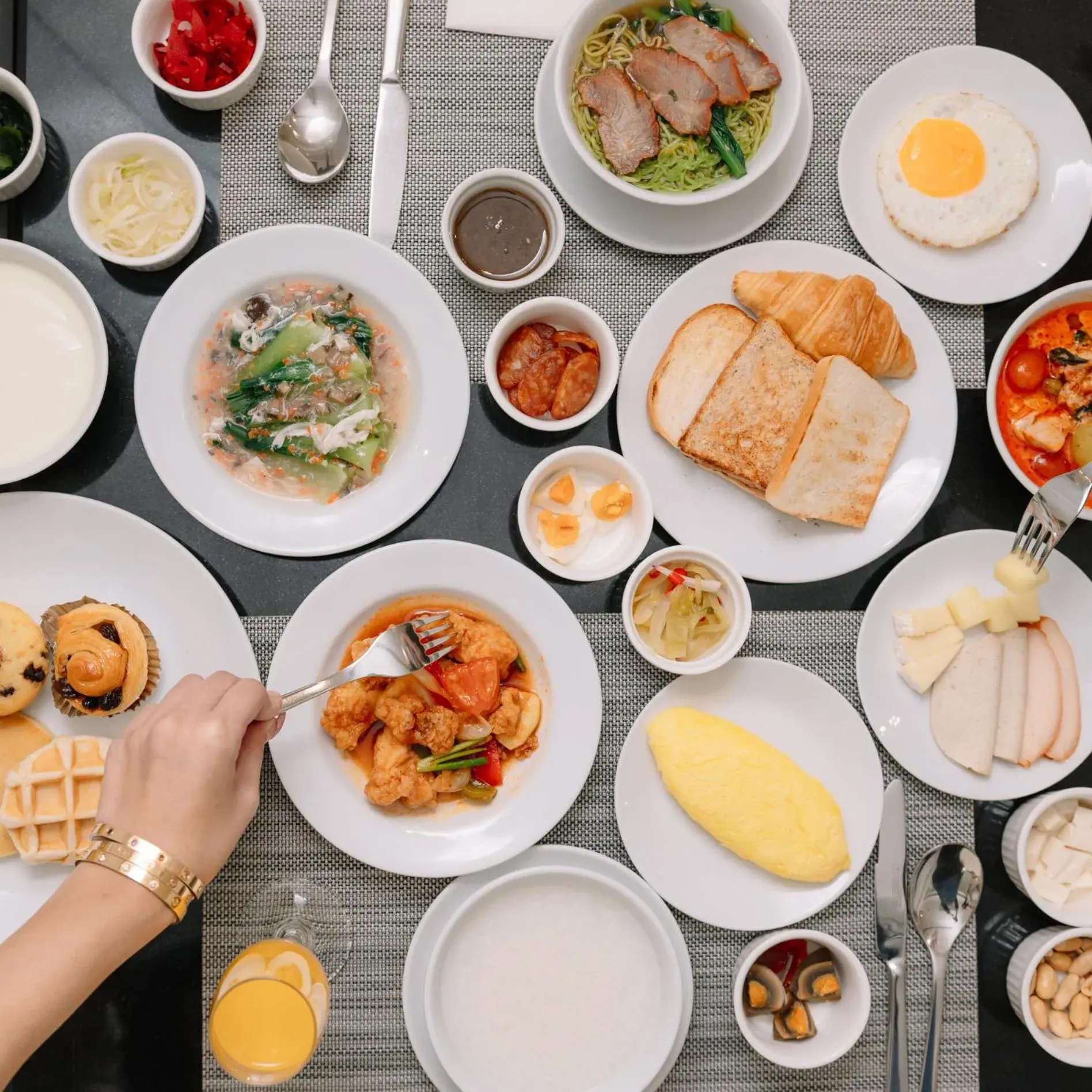 Restaurant/places to eat in Centre Point Sukhumvit Thong-Lo Restaurant/places to eat in Centre Point Sukhumvit Thong-Lo