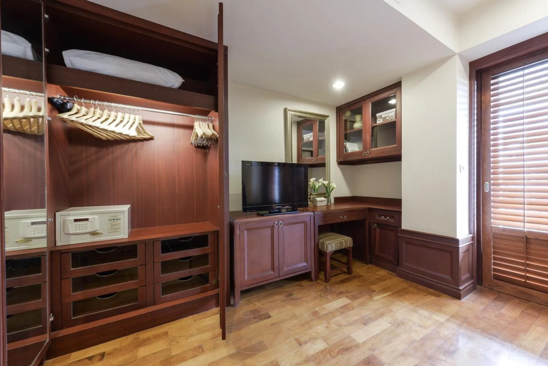 TV and multimedia in Centre Point Sukhumvit Thong-Lo