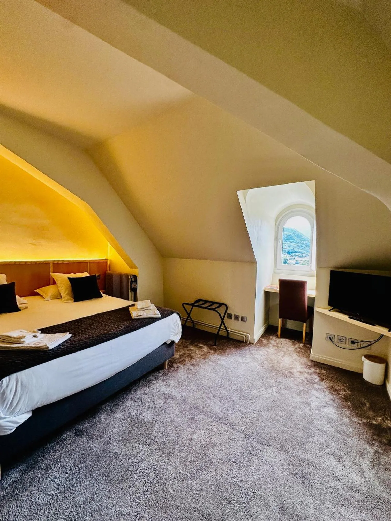 Bed in Hôtel Restaurant Le Repère