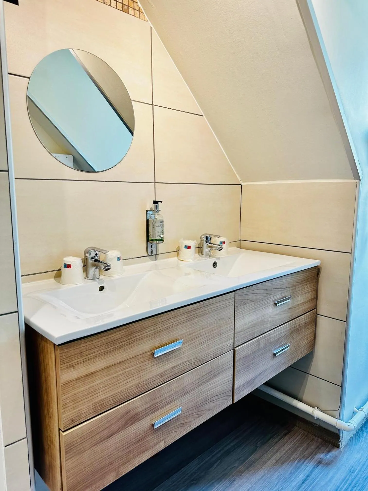 Bathroom in Hôtel Restaurant Le Repère