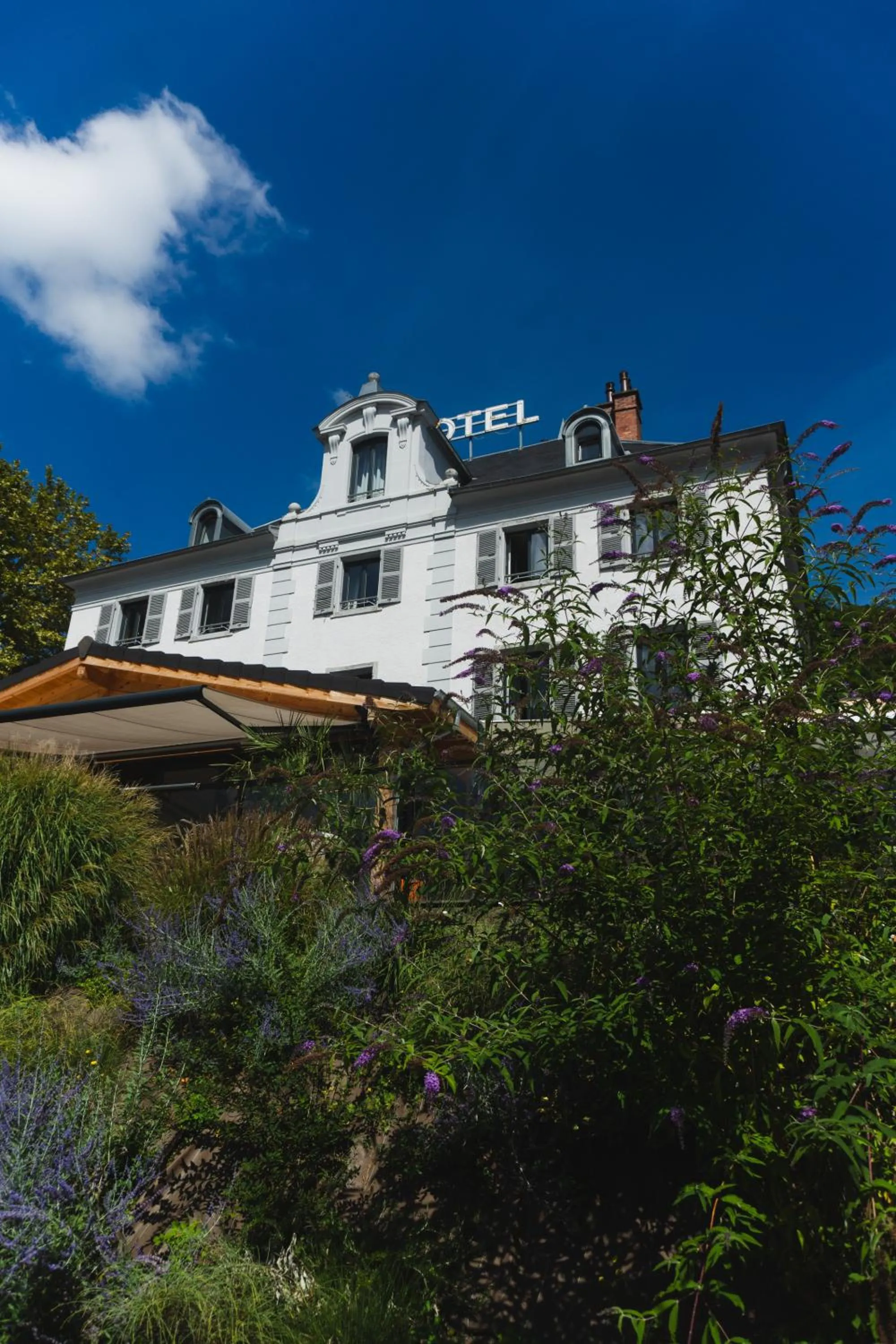 Facade/entrance in Hôtel Restaurant Le Repère