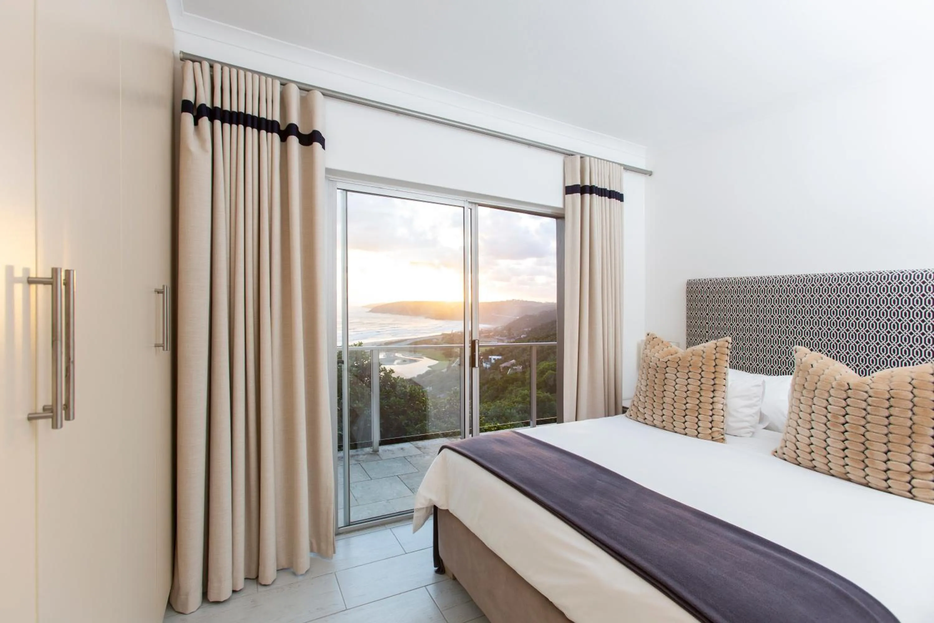 Bedroom, Bed in Infinity Blue Luxury Accommodation
