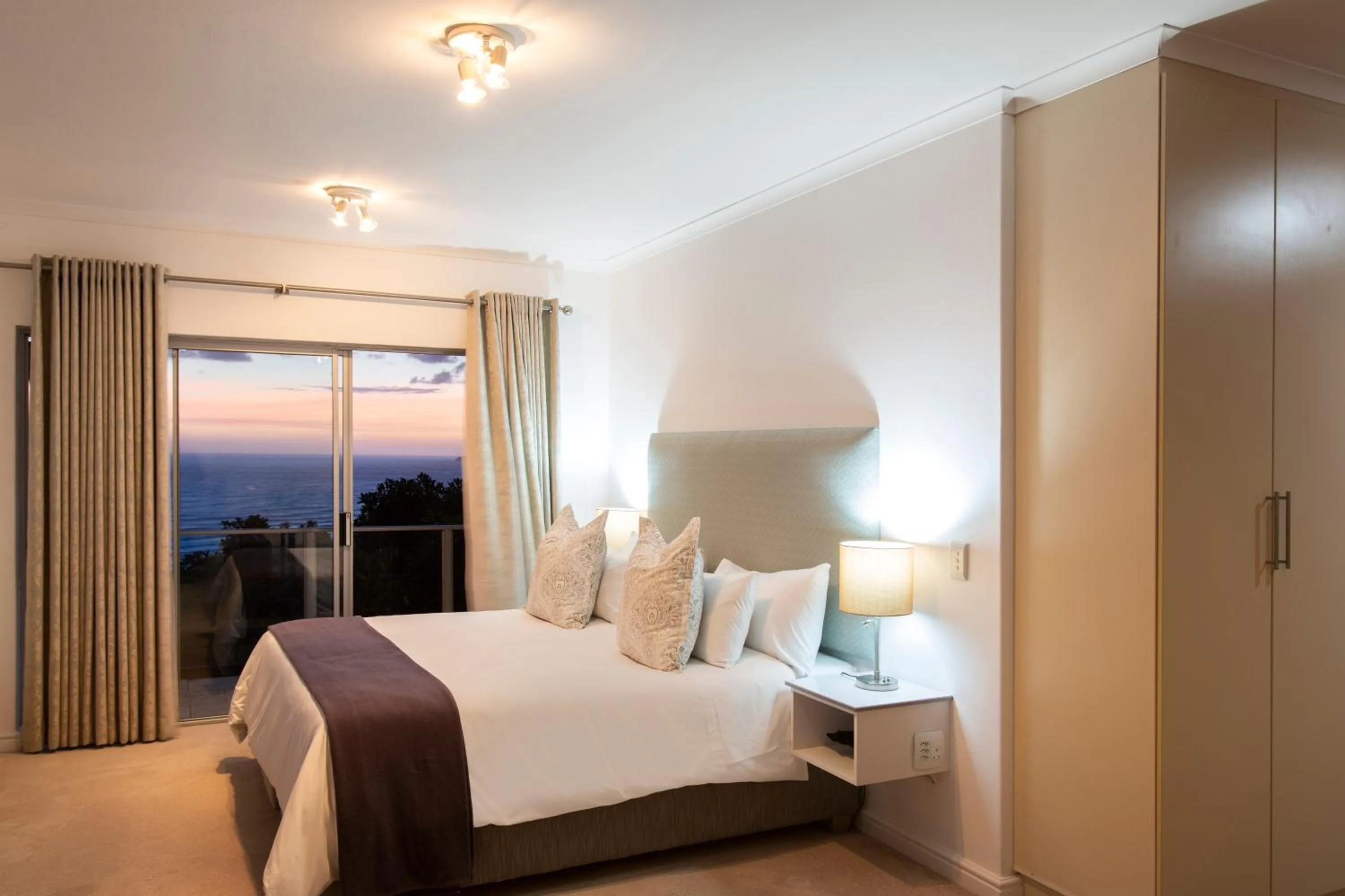 Bedroom, Bed in Infinity Blue Luxury Accommodation