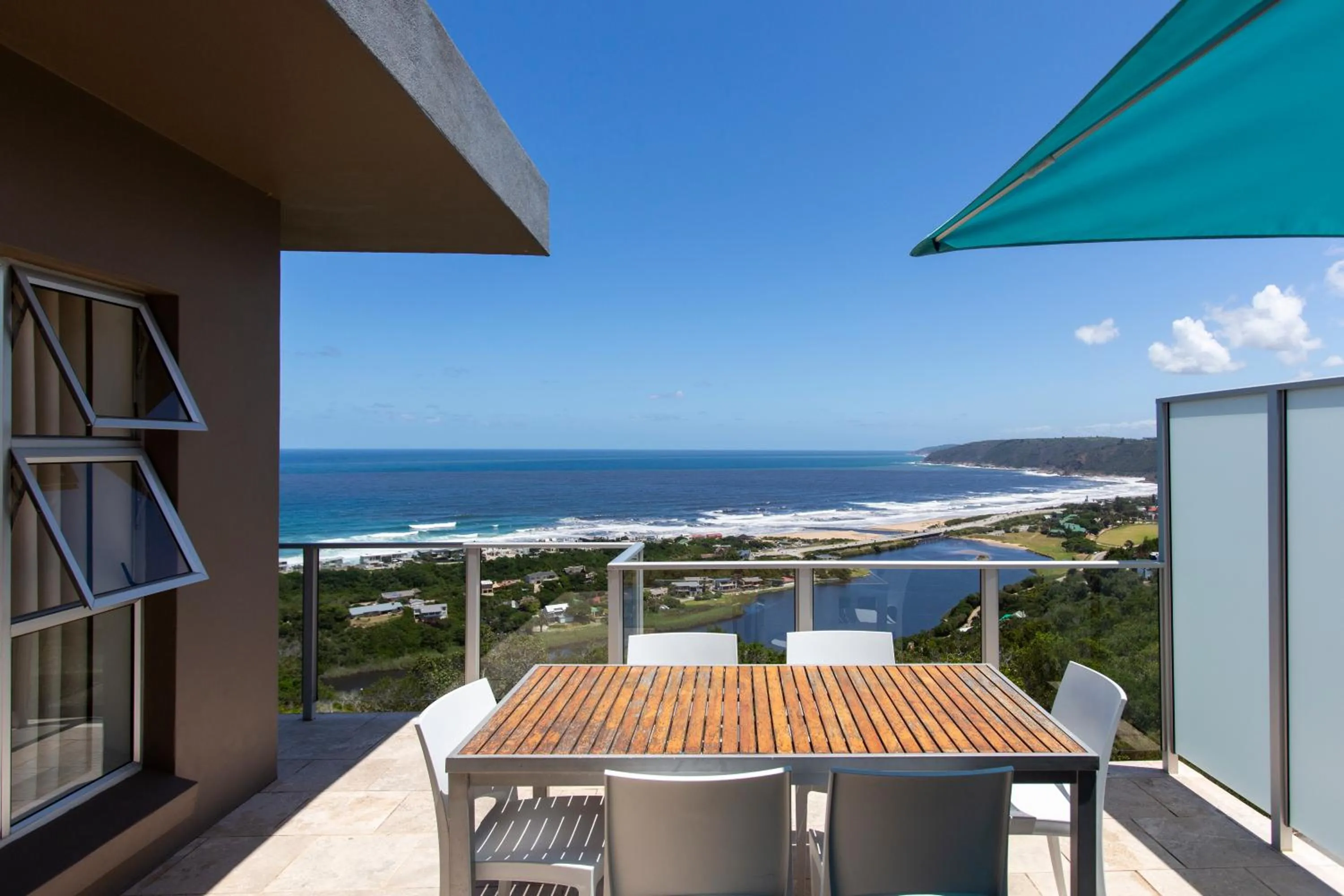 Balcony/Terrace in Infinity Blue Luxury Accommodation