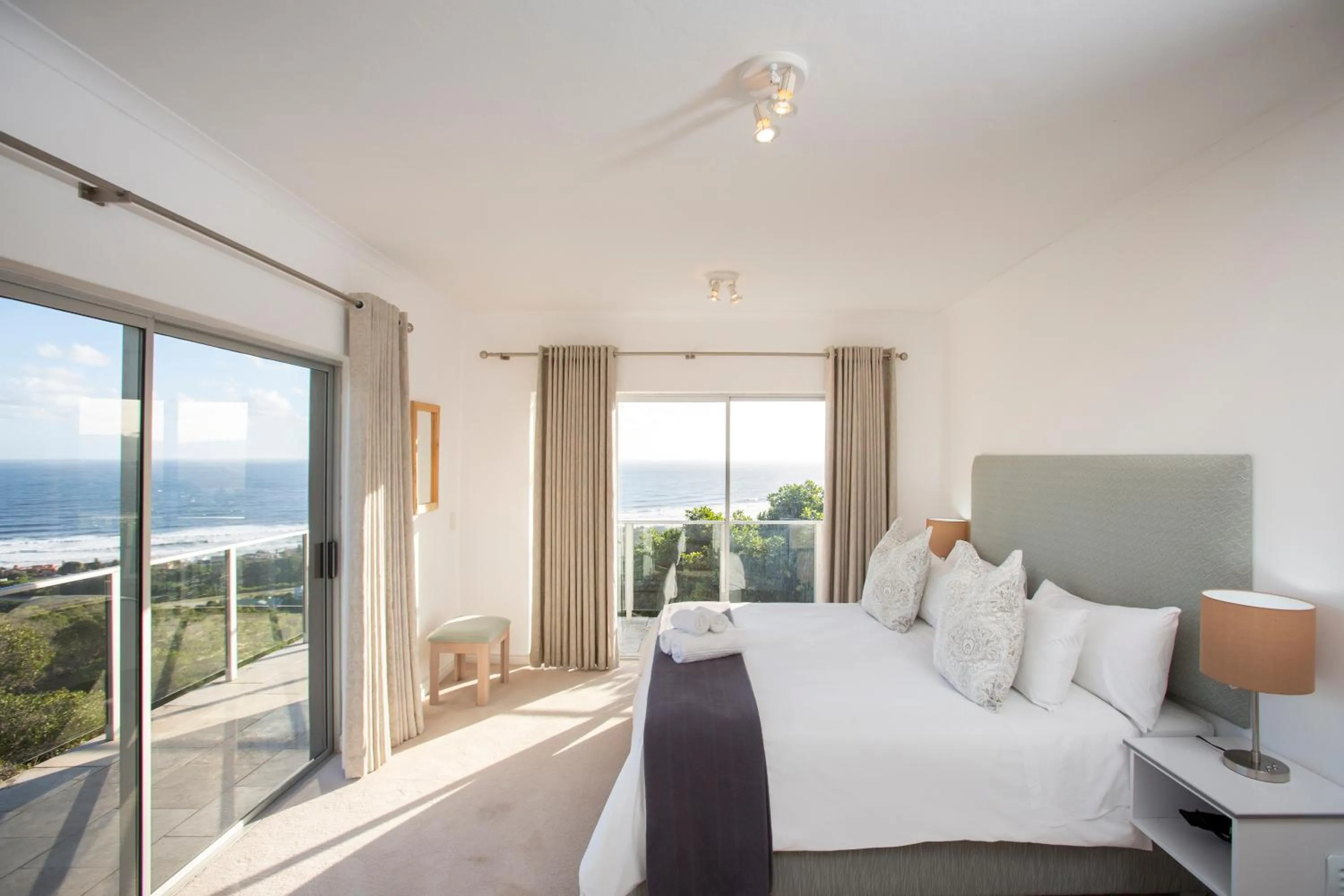 Bedroom, Bed in Infinity Blue Luxury Accommodation