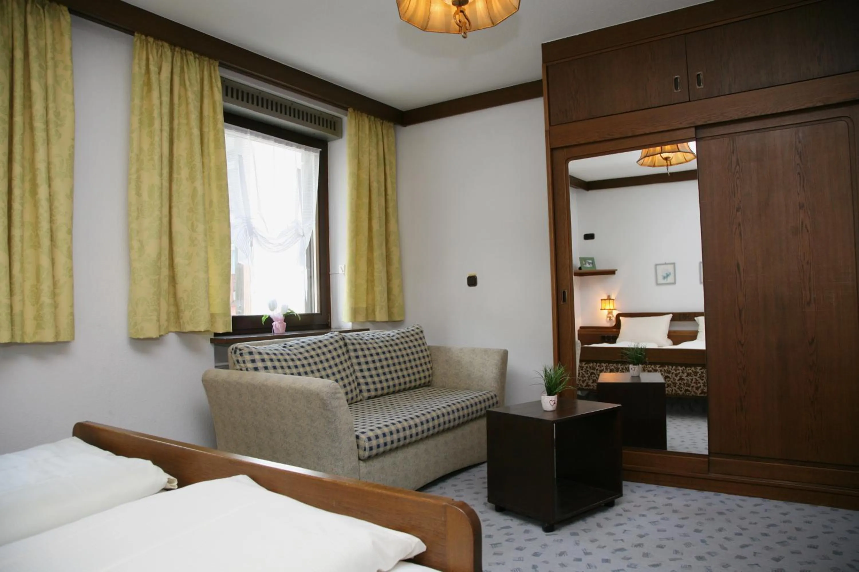 Photo of the whole room, Bed in Hotel Pflug